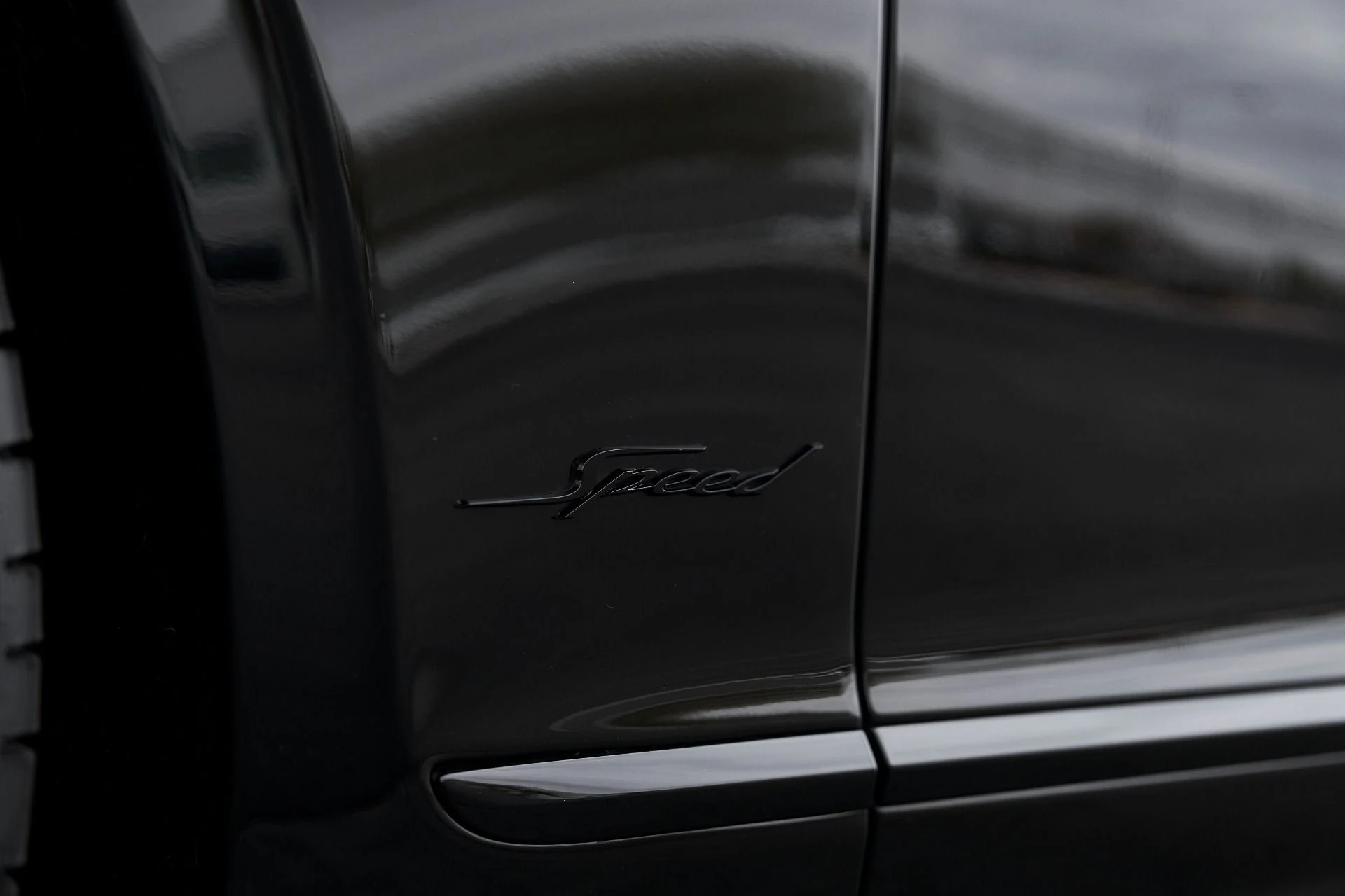 mph007_3223982889_Used_2025_Bentley_Flying_Spur_Speed_1769137026_17a8d94ba6