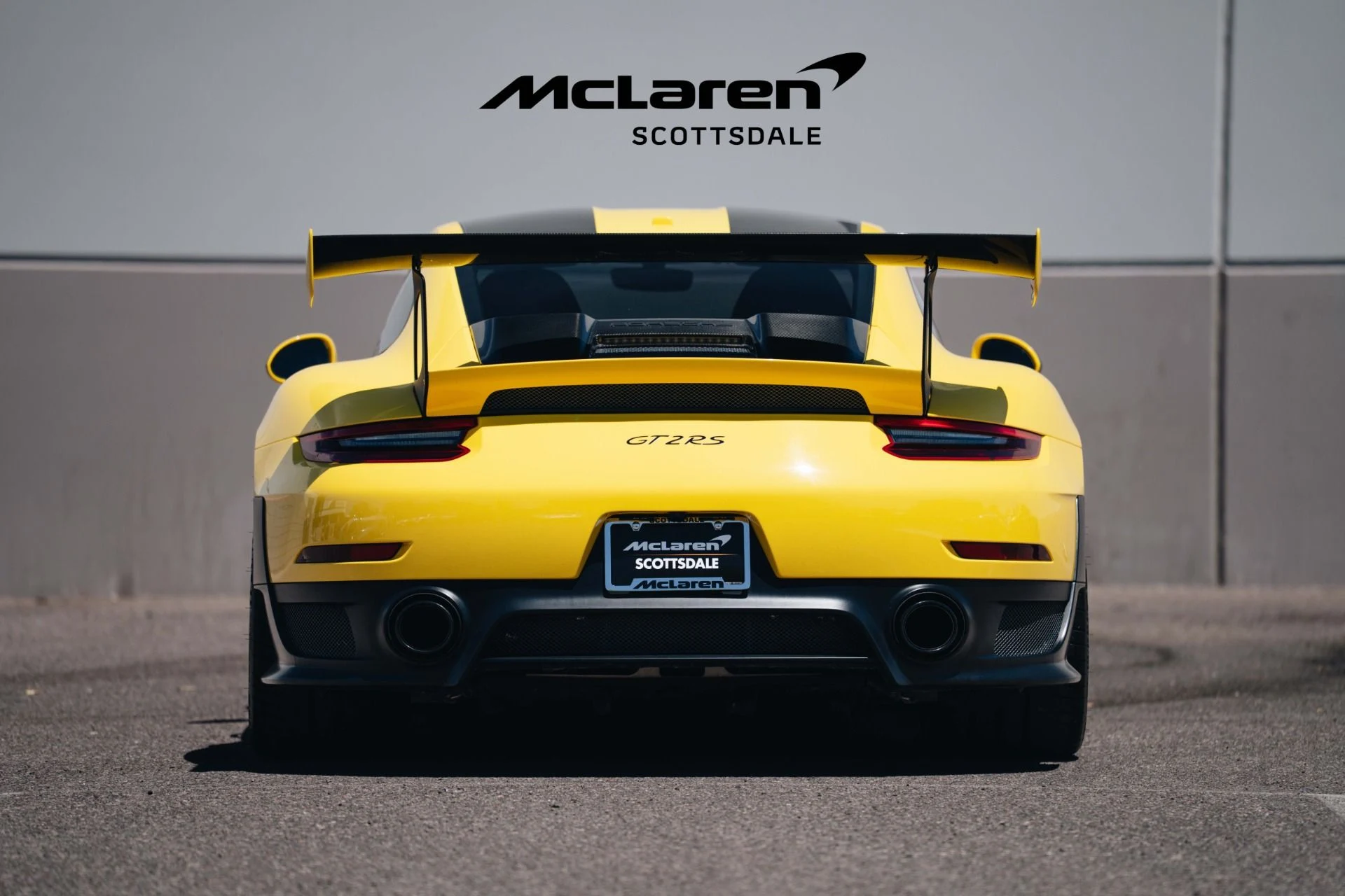 mph007_3224617800_Used_2018_PORSCHE_911_GT_2_RS_1746157617_5d1f0d2f40