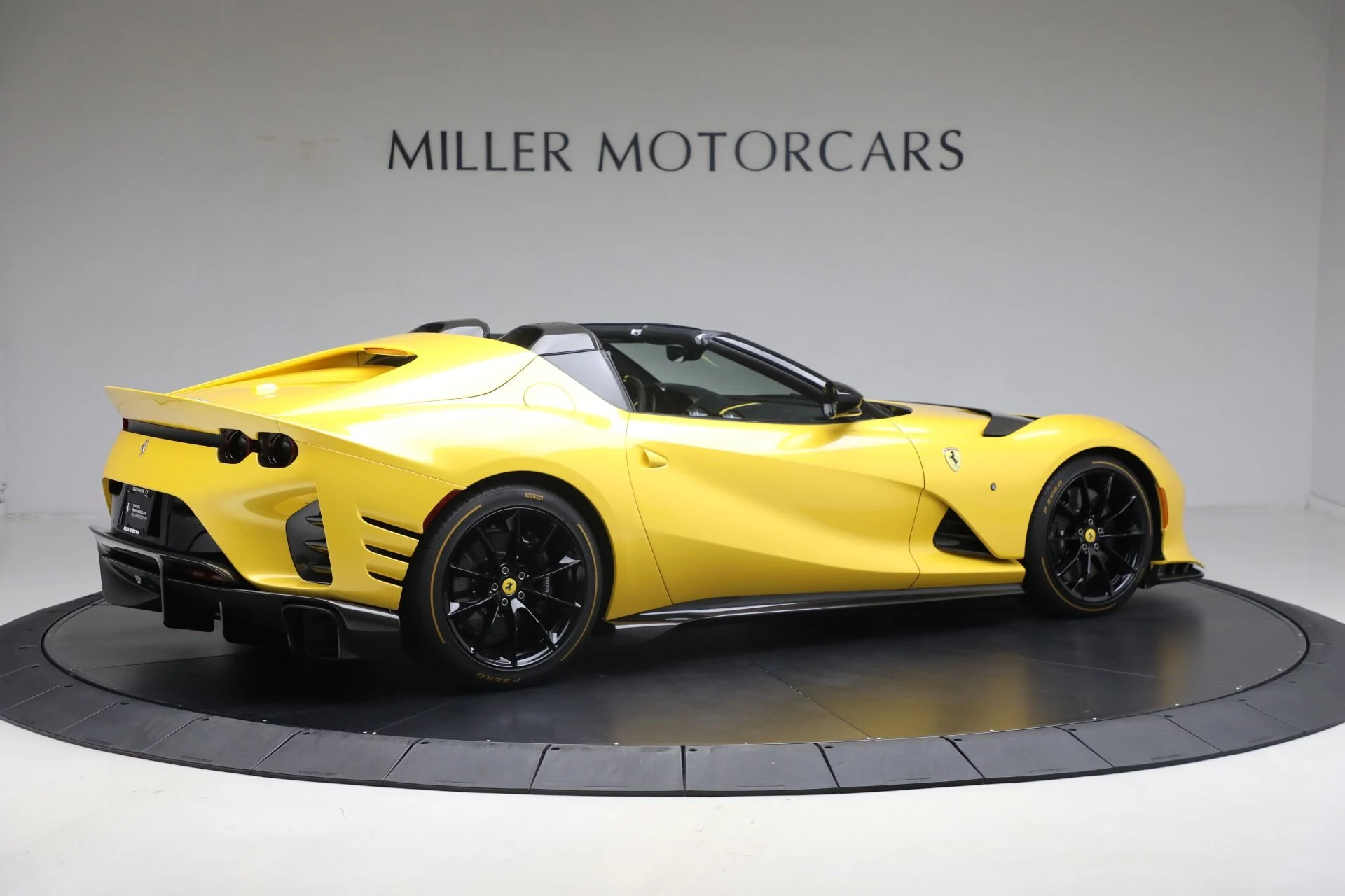 mph007_3229483184_Used_2023_Ferrari_812_Competizione_A_076ddab43c