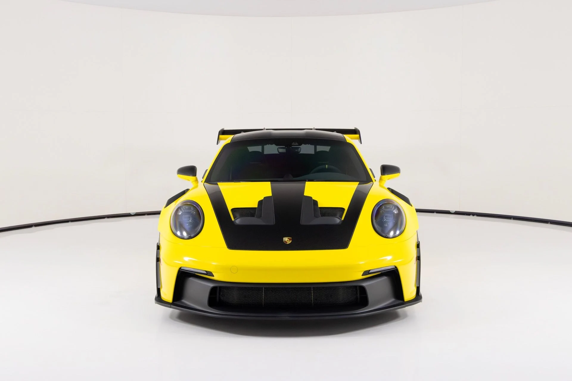 mph007_3229695742_Used_2024_Porsche_911_GT_3_RS_1770767526_dfb20934c0