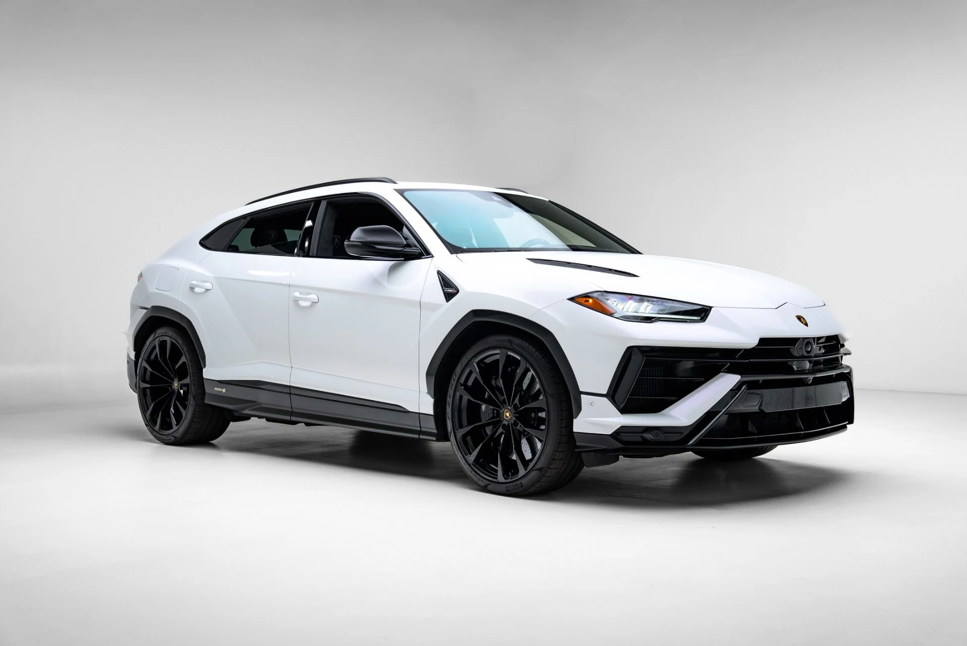 mph007_3234068717_Used_2023_Lamborghini_Urus_S_1776203789_0902cecec9