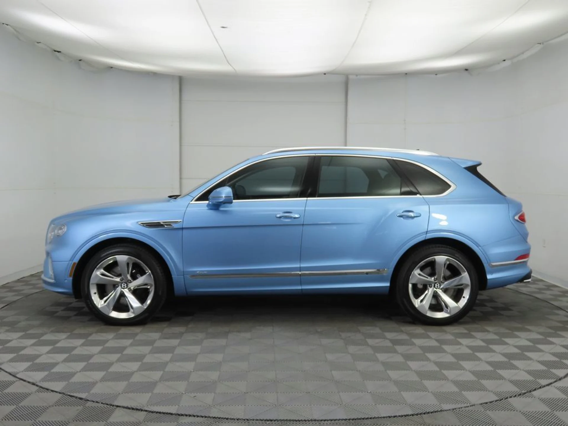 mph007_3234807776_new_2025_bentley_bentayga_v8awd_8119_22909990_8_1024_e5f2c53f3d