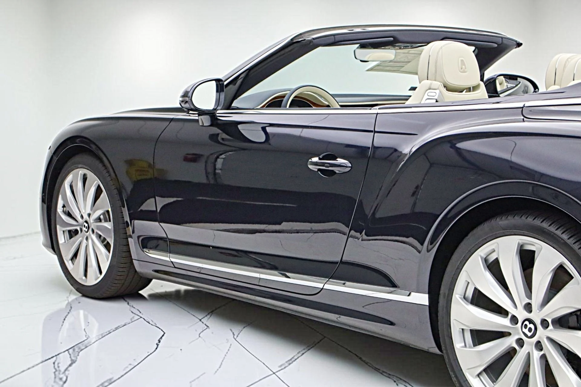 mph007_3239111279_New_2026_Bentley_Continental_GTC_9f49f9ab1e