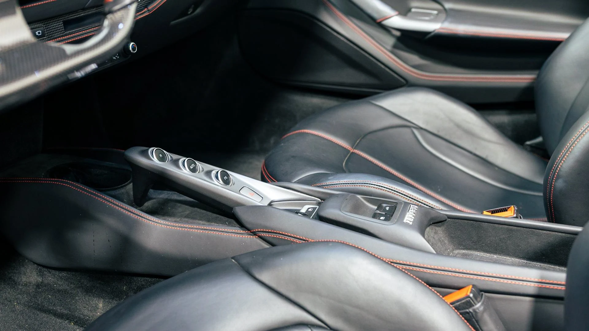 mph007_3240816408_Used_2021_Ferrari_F8_Spider_SPIDER_1782923347_8395030f9e