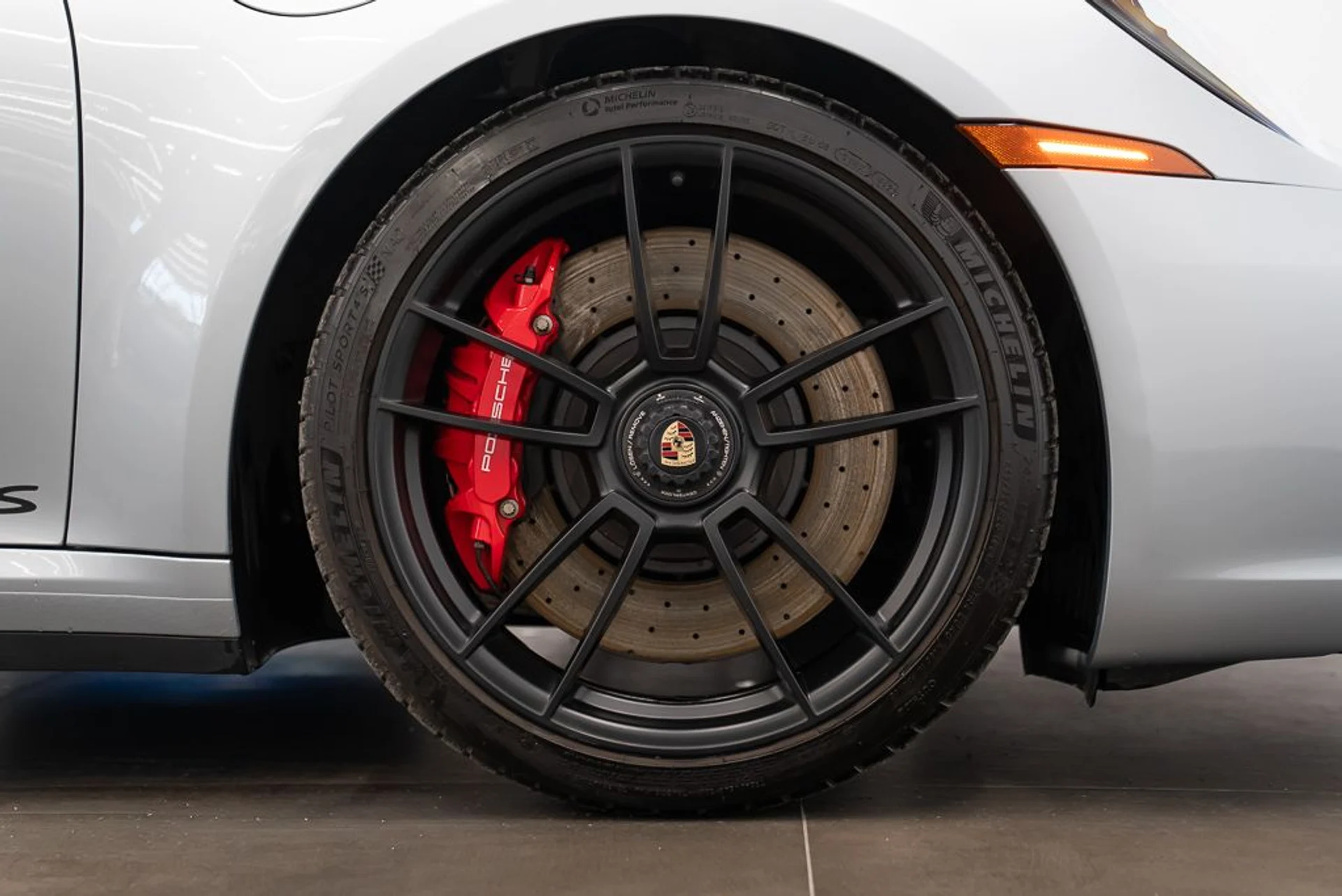 mph007_3244299523_porsche_911_2022_d227d577af
