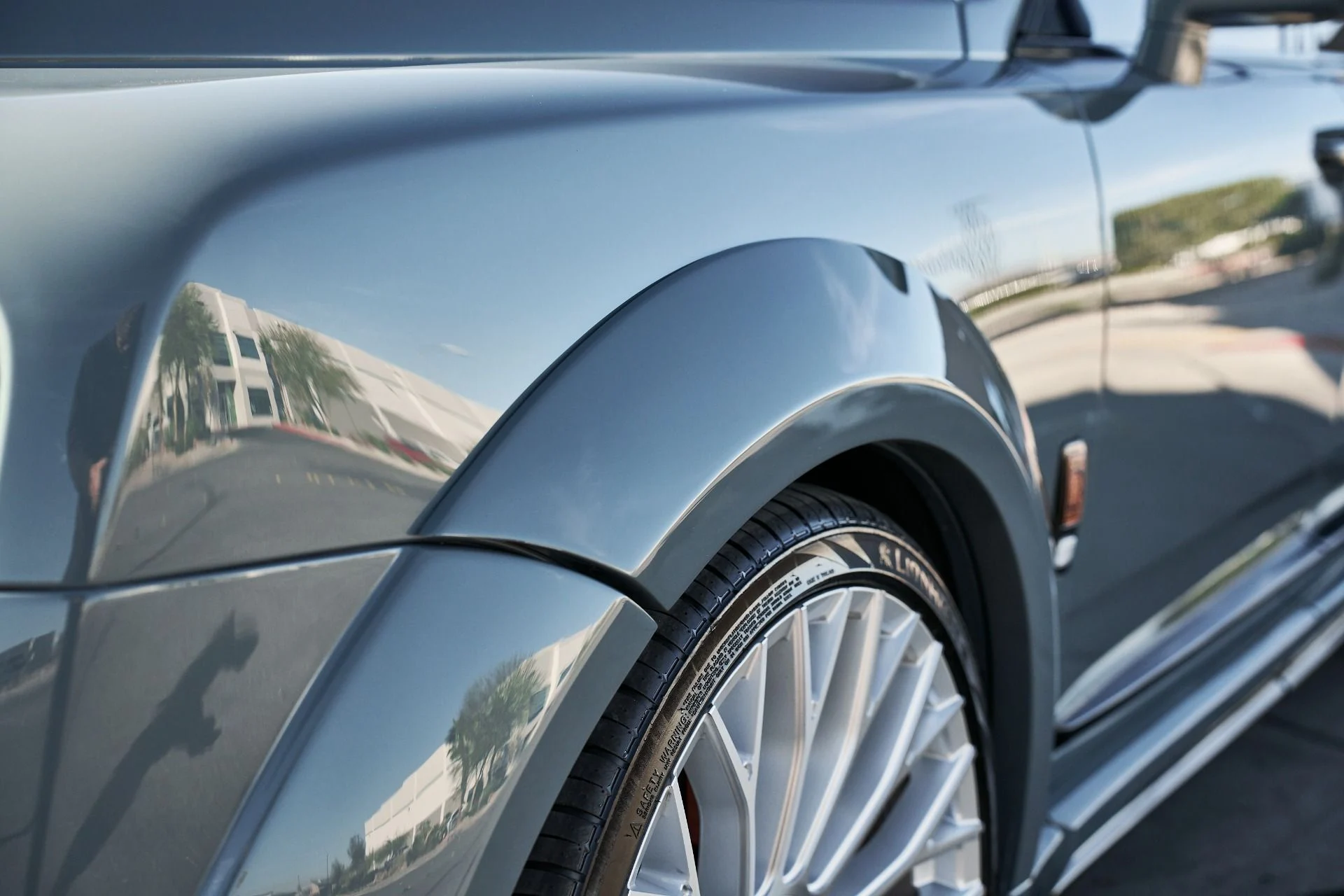 mph007_3245496224_Used_2025_Rolls_Royce_Cullinan_Base_1766020336_b5dd07ec1b