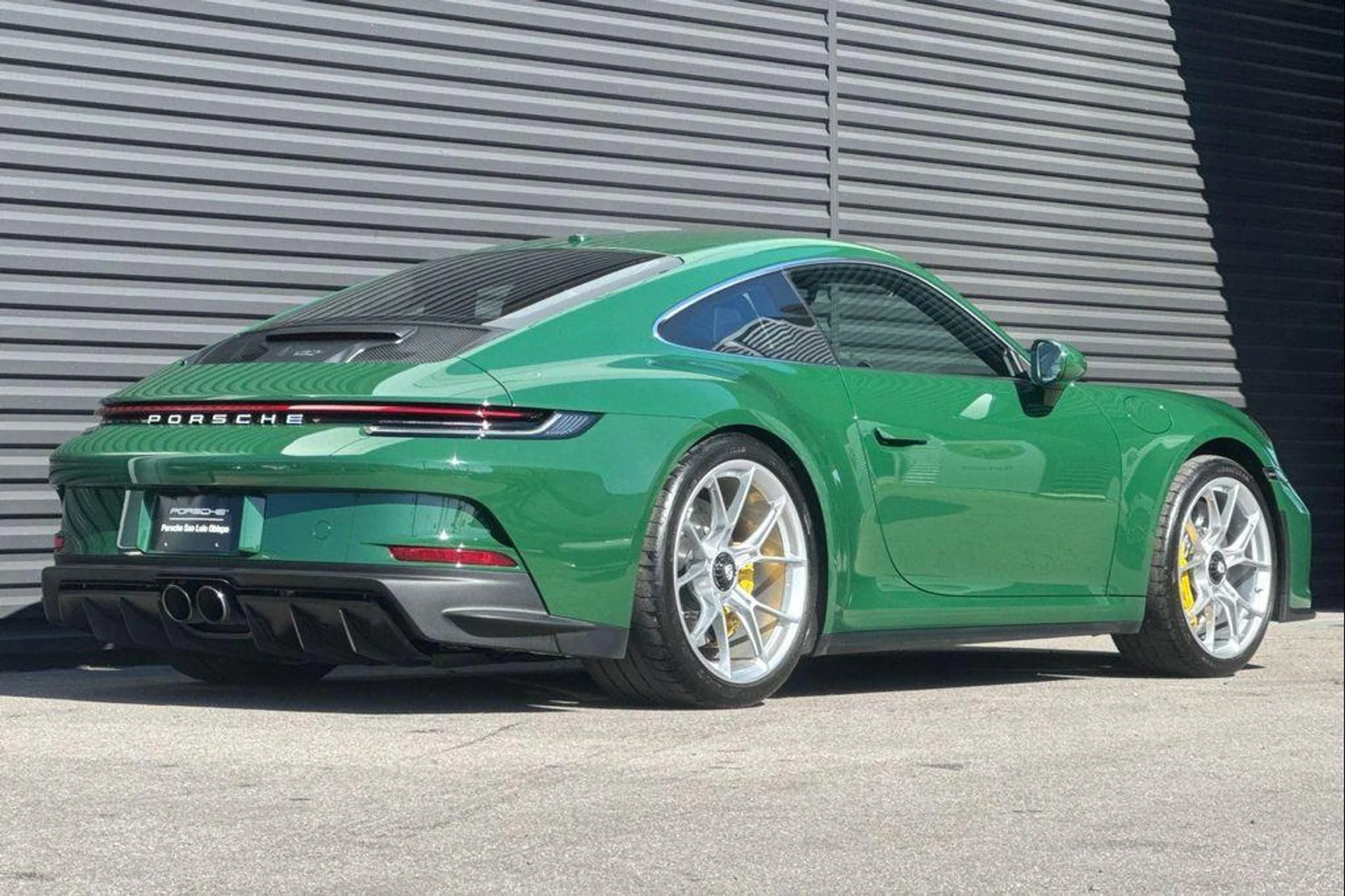 mph007_3247415017_O_Vf_V_KN_9_LE_7_Sllsn_AI_pzf_C_Zj_c_034d880a17