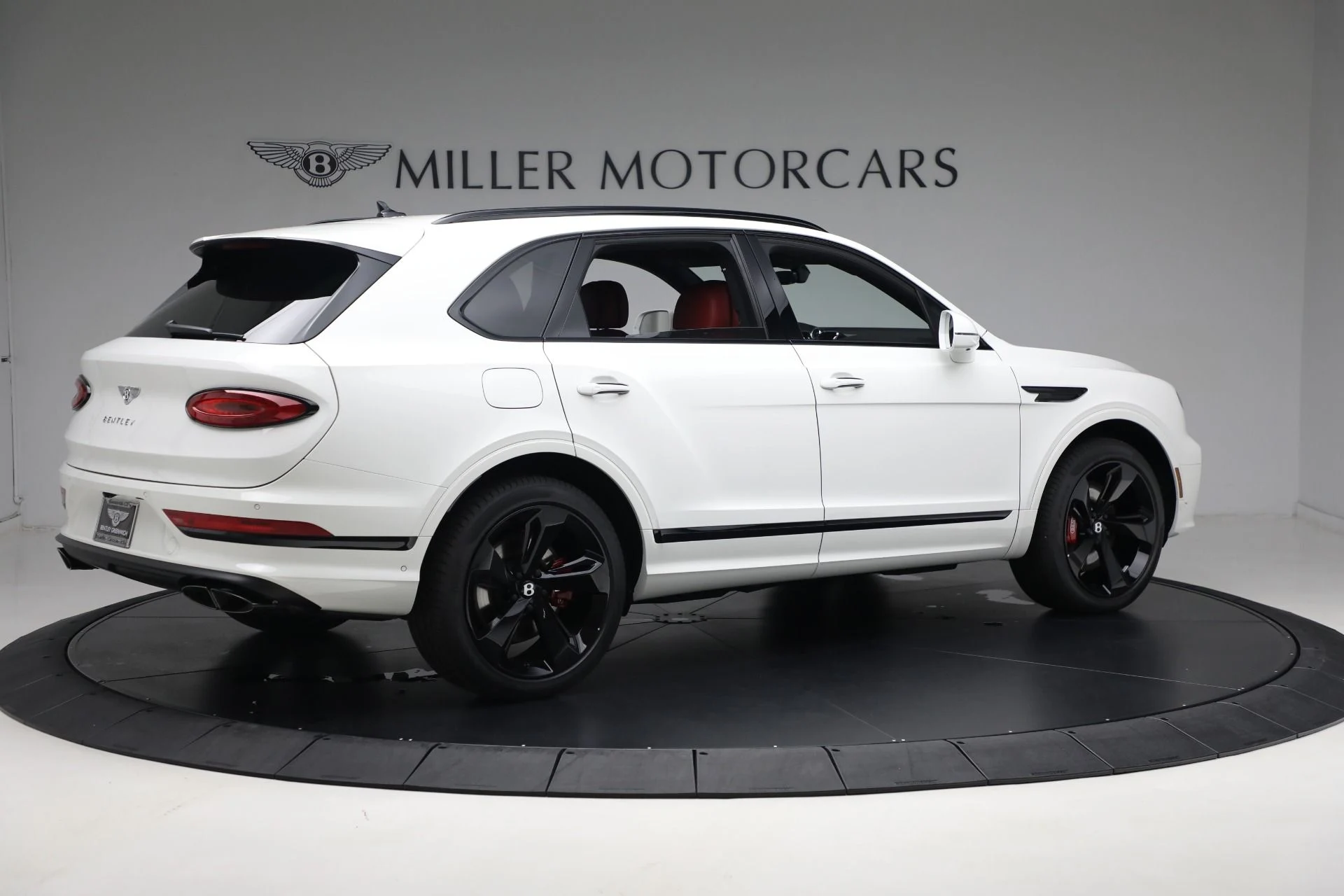 mph007_3251122795_New_2025_Bentley_Bentayga_V8_30f23517d4