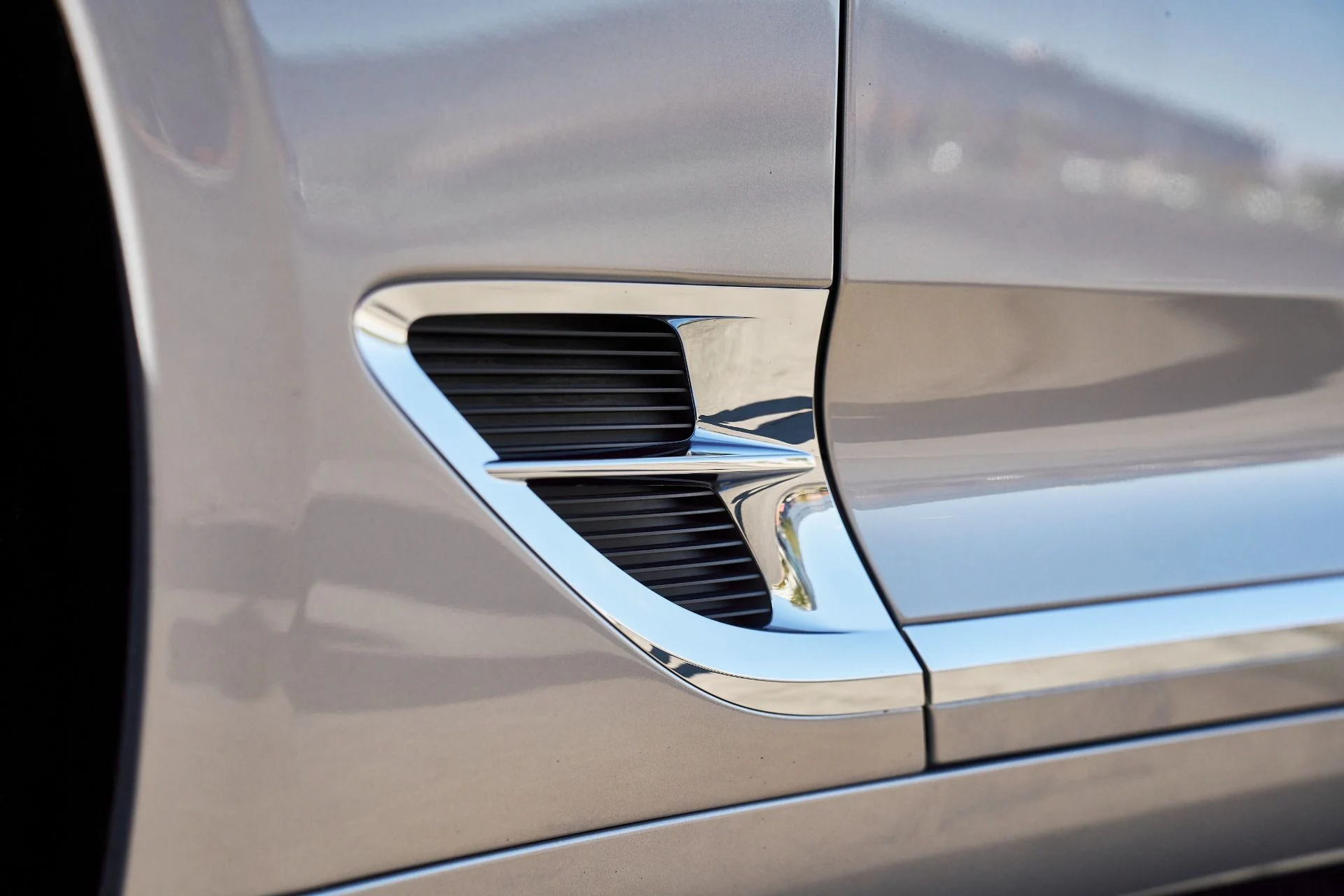 mph007_328569867_Used_2023_Bentley_Continental_GT_Azure_1764903540_91fb490871