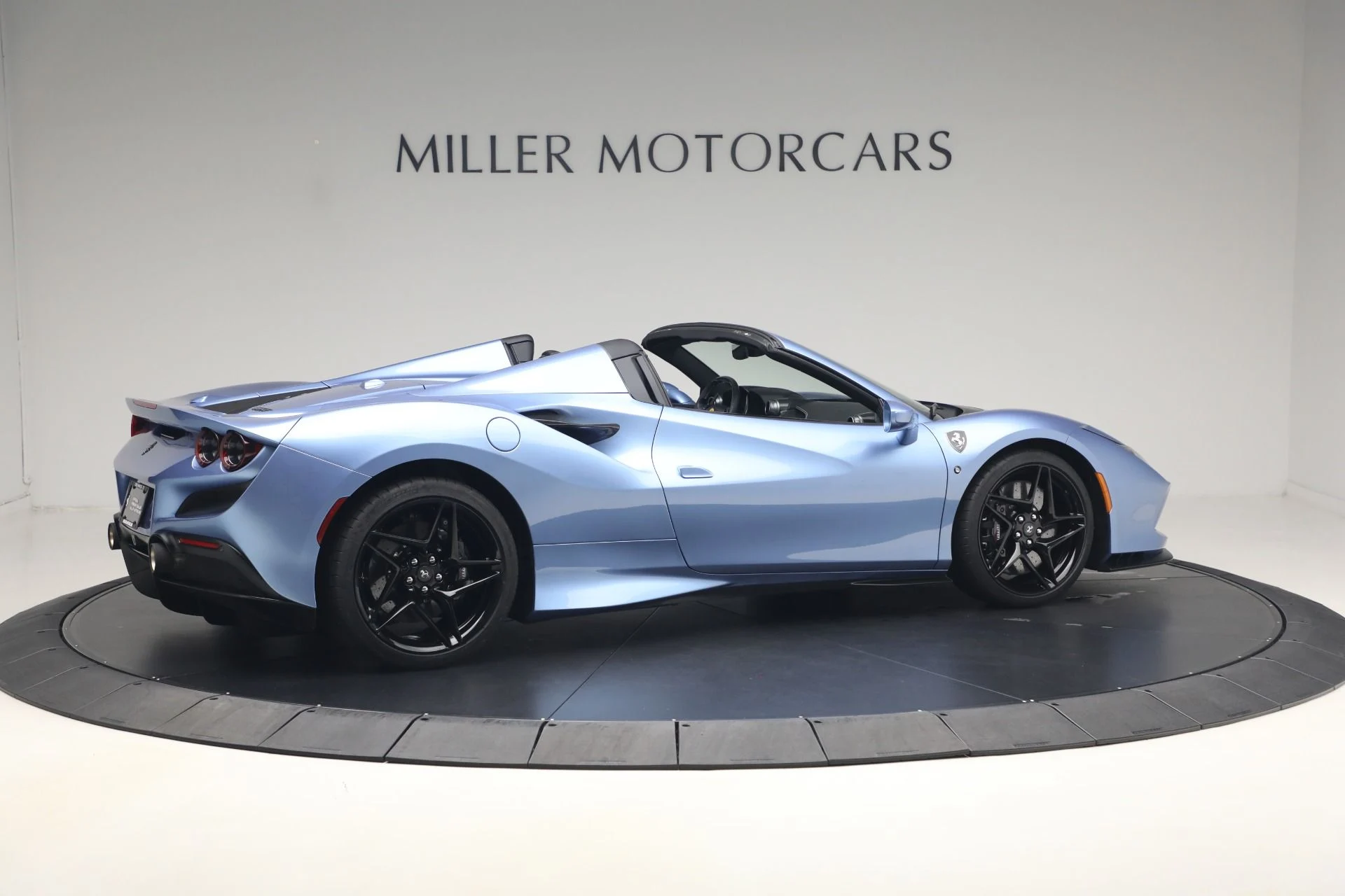 mph007_3288541242_Used_2021_Ferrari_F8_Spider_1782576050_f246c2bed9