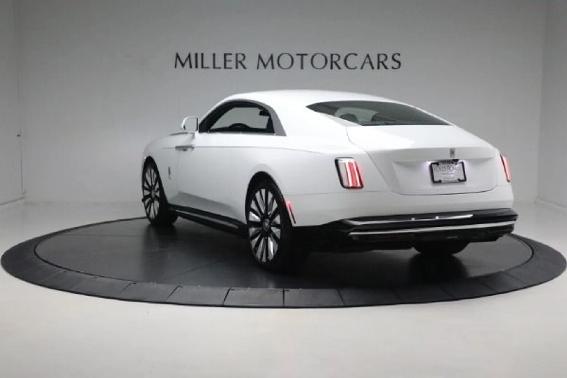 mph007_3291150411_Used_2024_Rolls_Royce_Spectre_7910ec27e0