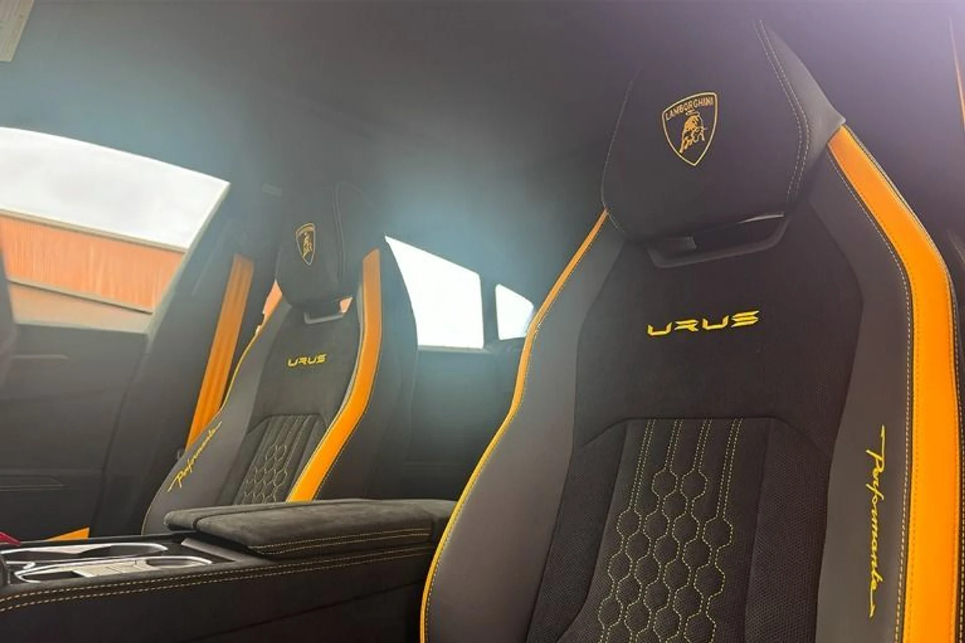 mph007_3291733472_Used_2024_Lamborghini_Urus_Performante_1737405766_05c2505195