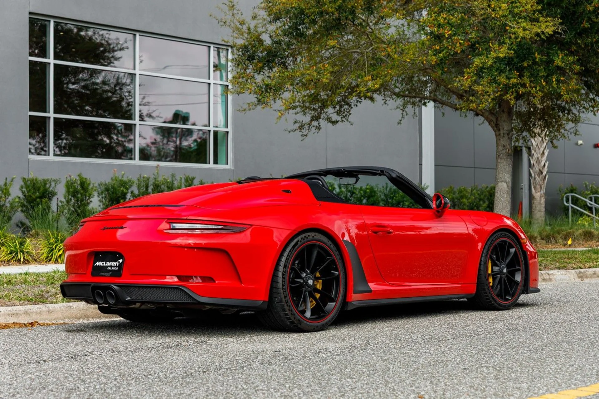 mph007_3293376276_661_p8_l_6c1a2f397f