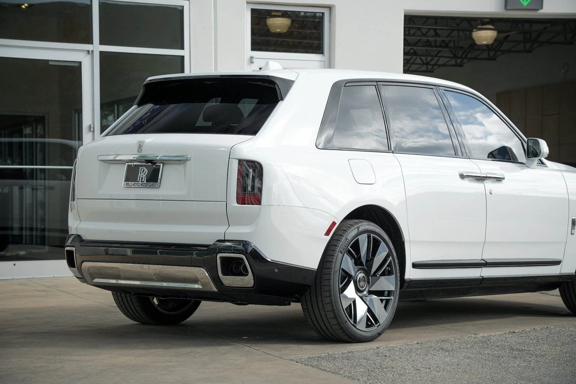 mph007_3296432587_Hi_Tech_Luxury_Imports_LLC_SLA_13_HA_05_TU_234101_image_7_6a4dab0ff1