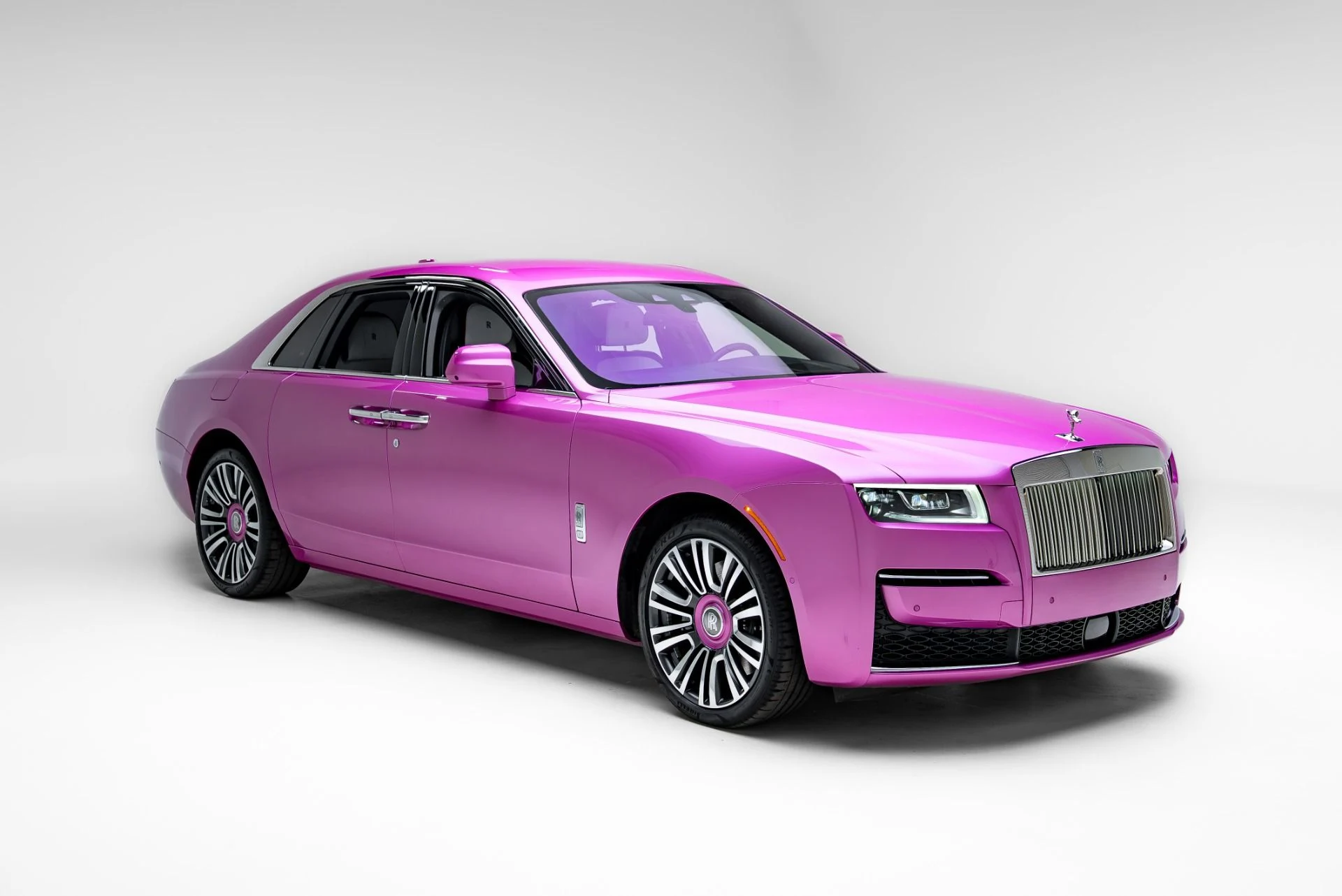 mph007_3299599875_Used_2021_Rolls_Royce_Ghost_1777047146_074d5341cc