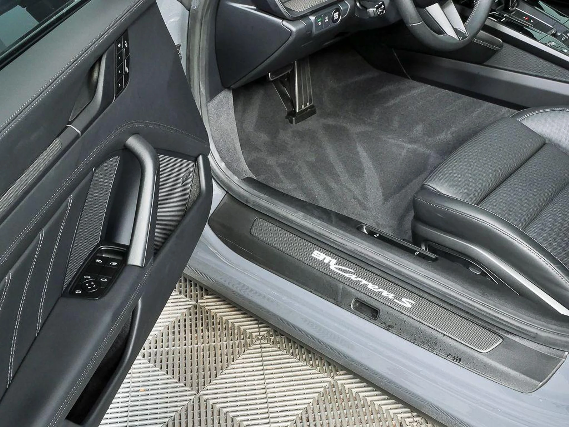 mph007_3301538127_i_HW_Wj_Y1_V3bk_LV_Ki_Gd4_T8o_E7lw_5be264b226