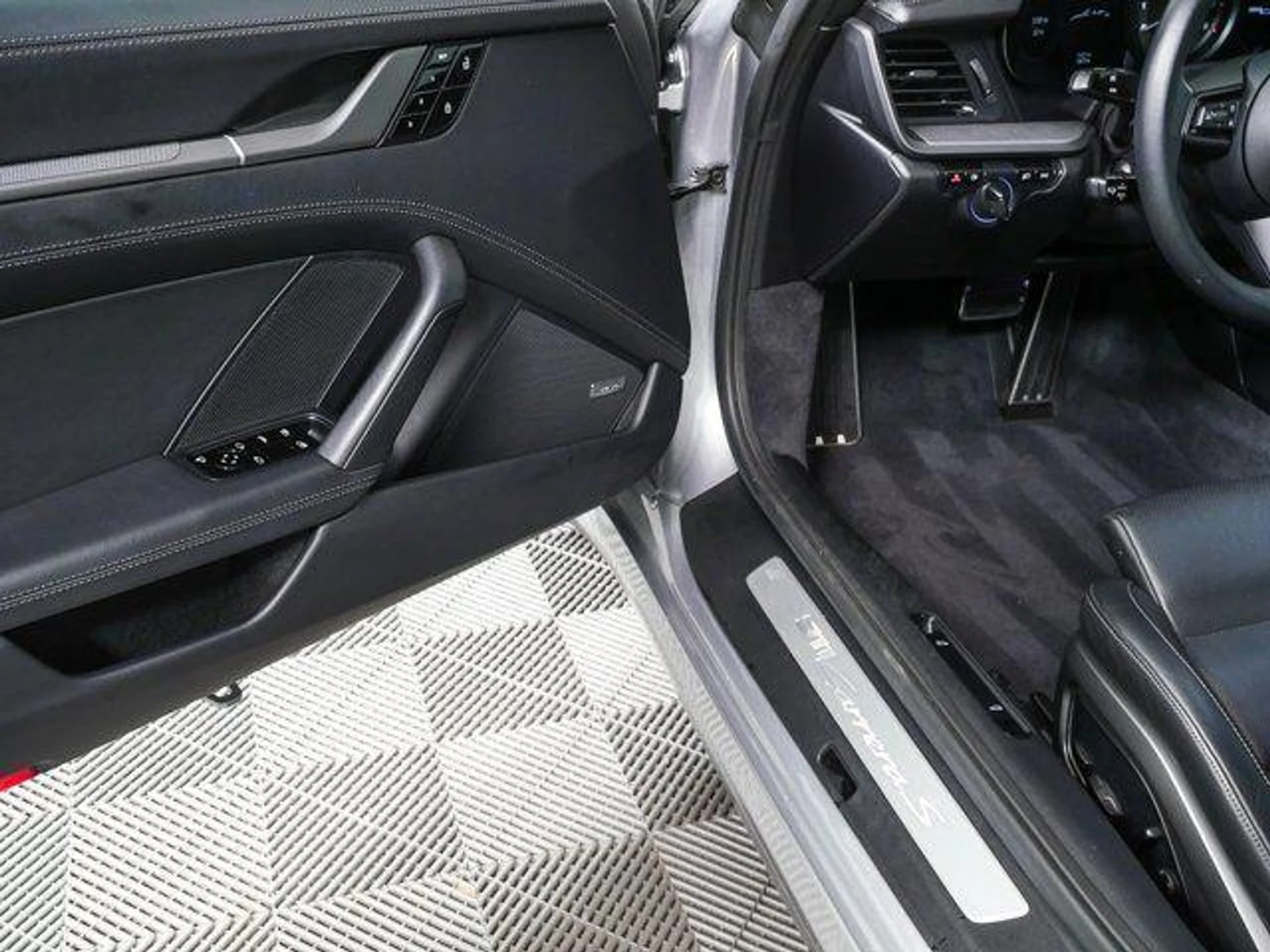 mph007_3303424955_0c9_Ga_TD_Kc_A_6t2oa_Tzg_D_Ny6gk_KI_a0fab22973