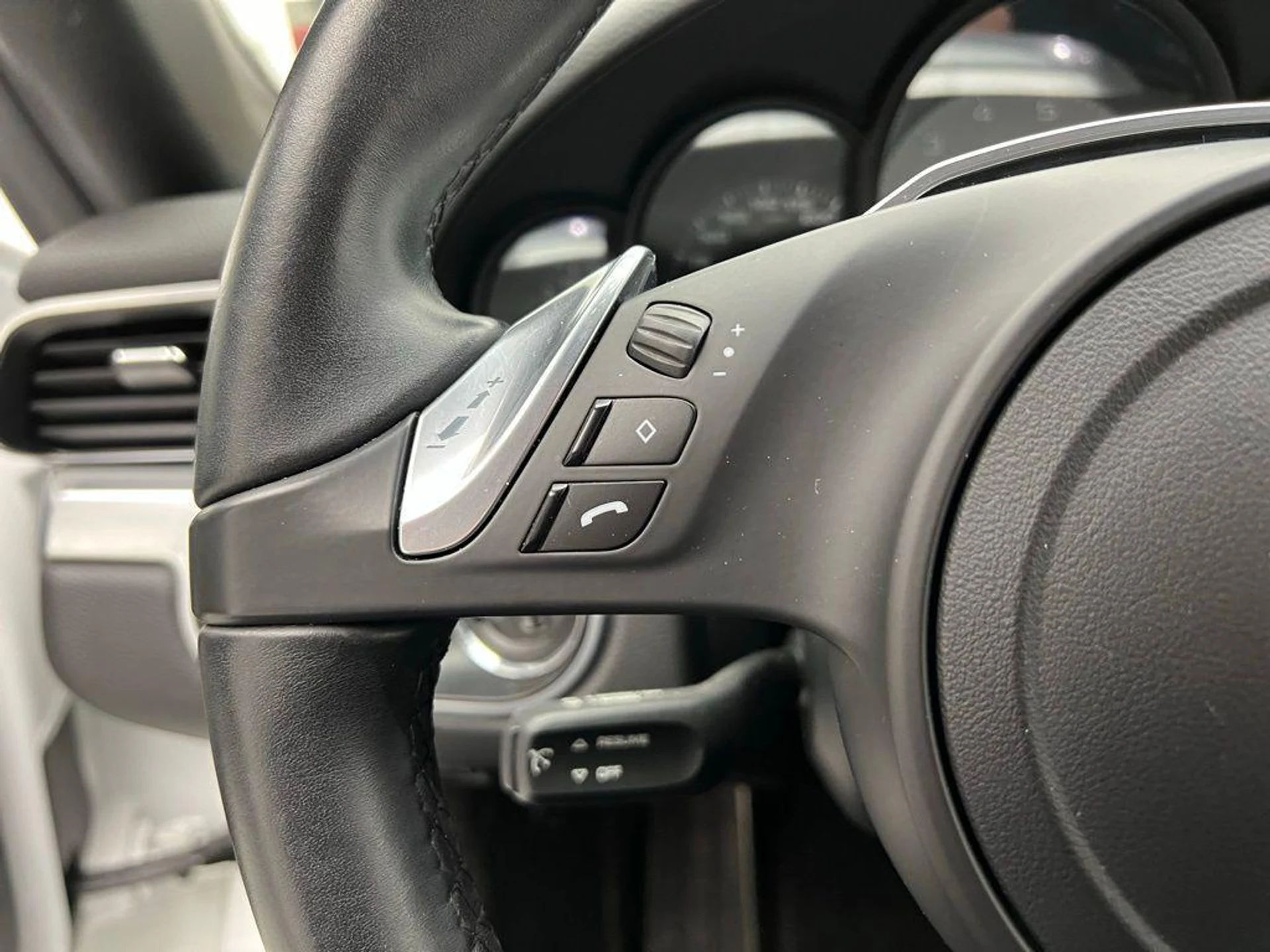 mph007_331009524_x6_Y_Kb_OJ_5_AE_Mm3_QOMR_03clh_B4s_I_28012c3ce8