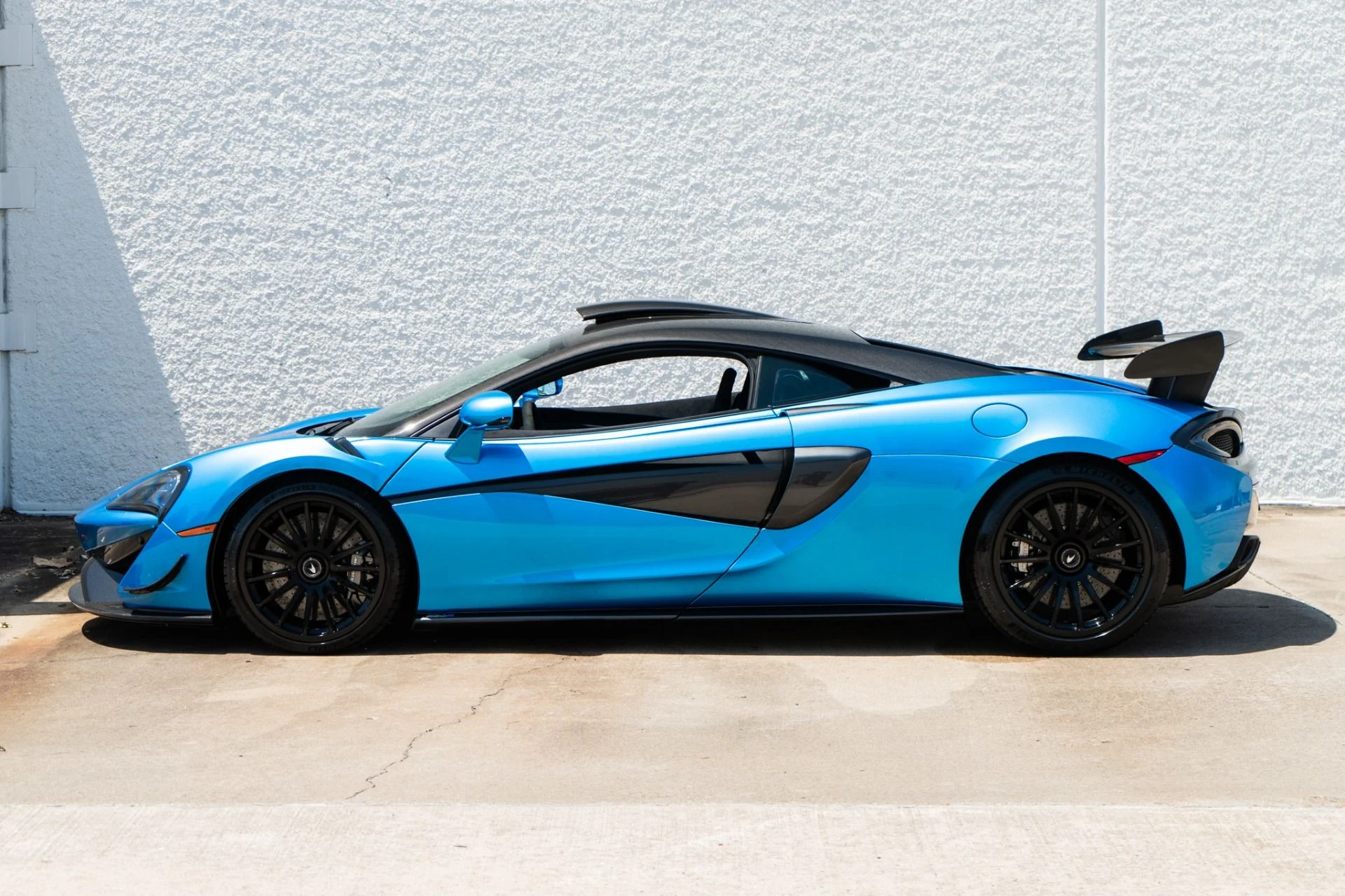 mph007_3315244226_Used_2020_Mc_Laren_620_R_1787598214_33f2121850