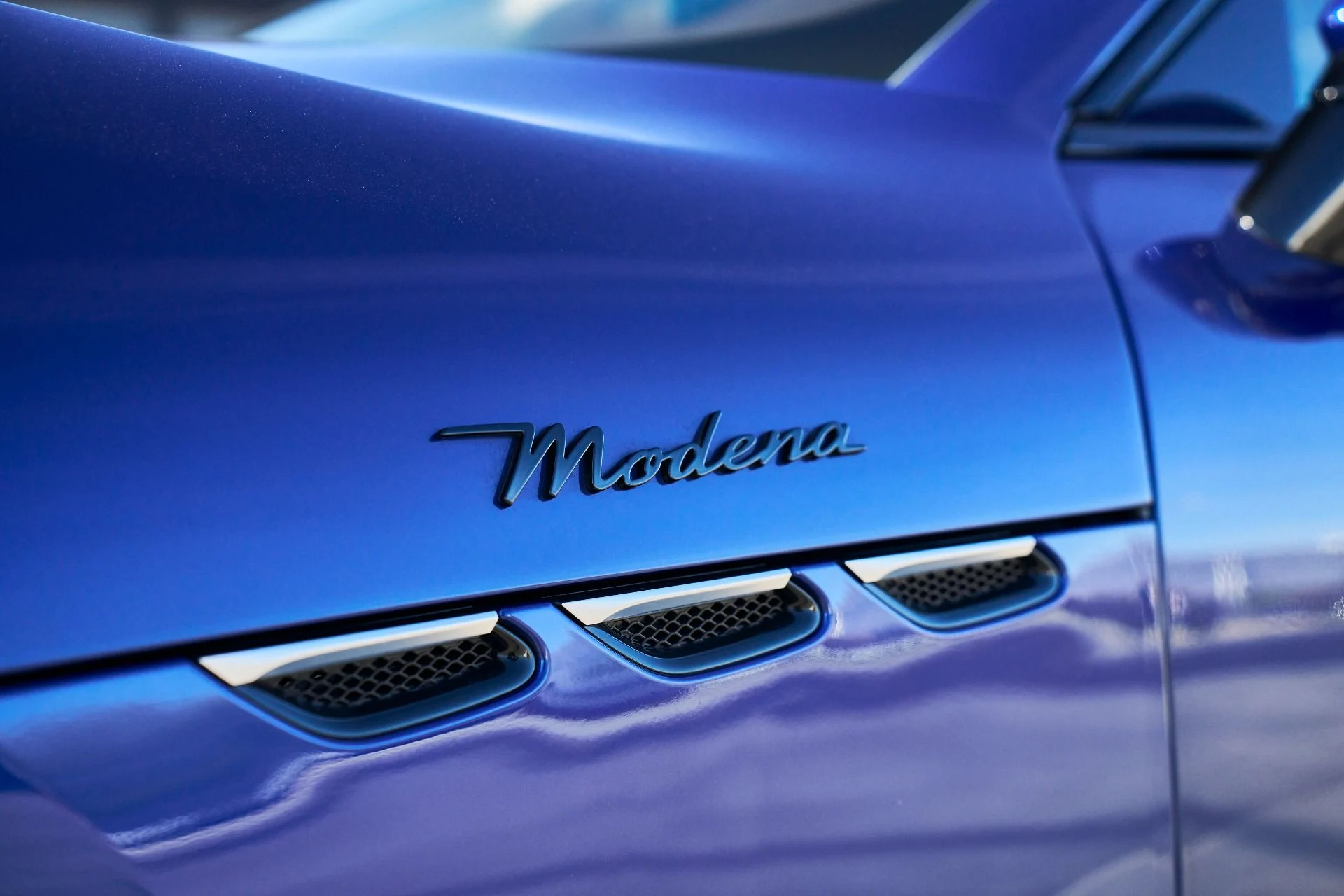 mph007_3318441395_Used_2024_Maserati_Gran_Turismo_Modena_1764124007_997a23c1da