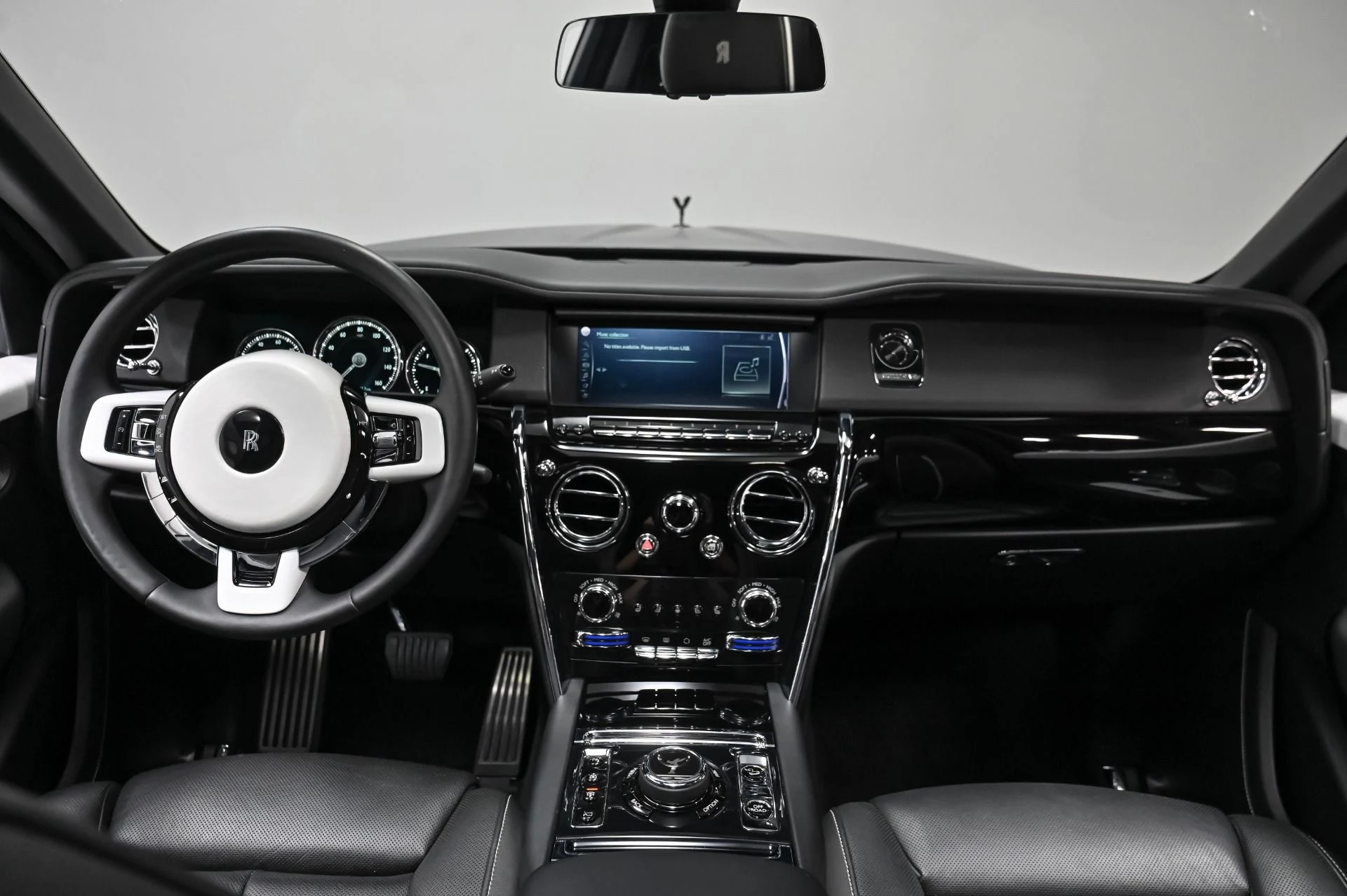 mph007_3321530754_Used_2019_Rolls_Royce_Cullinan_1761408905_12db9d3087