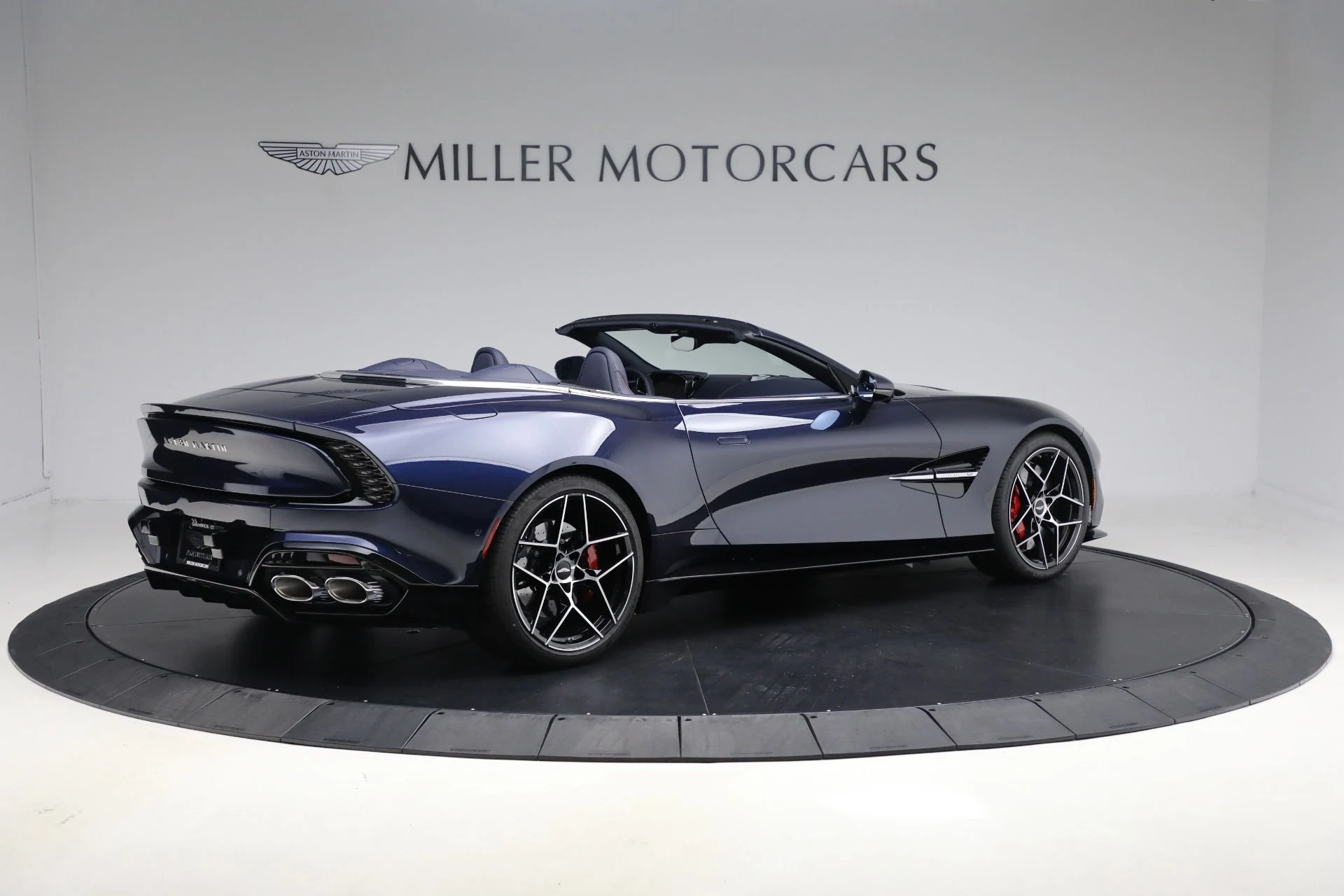 mph007_332387844_New_2026_Aston_Martin_Vanquish_Volante_1762784307_71a574a62e
