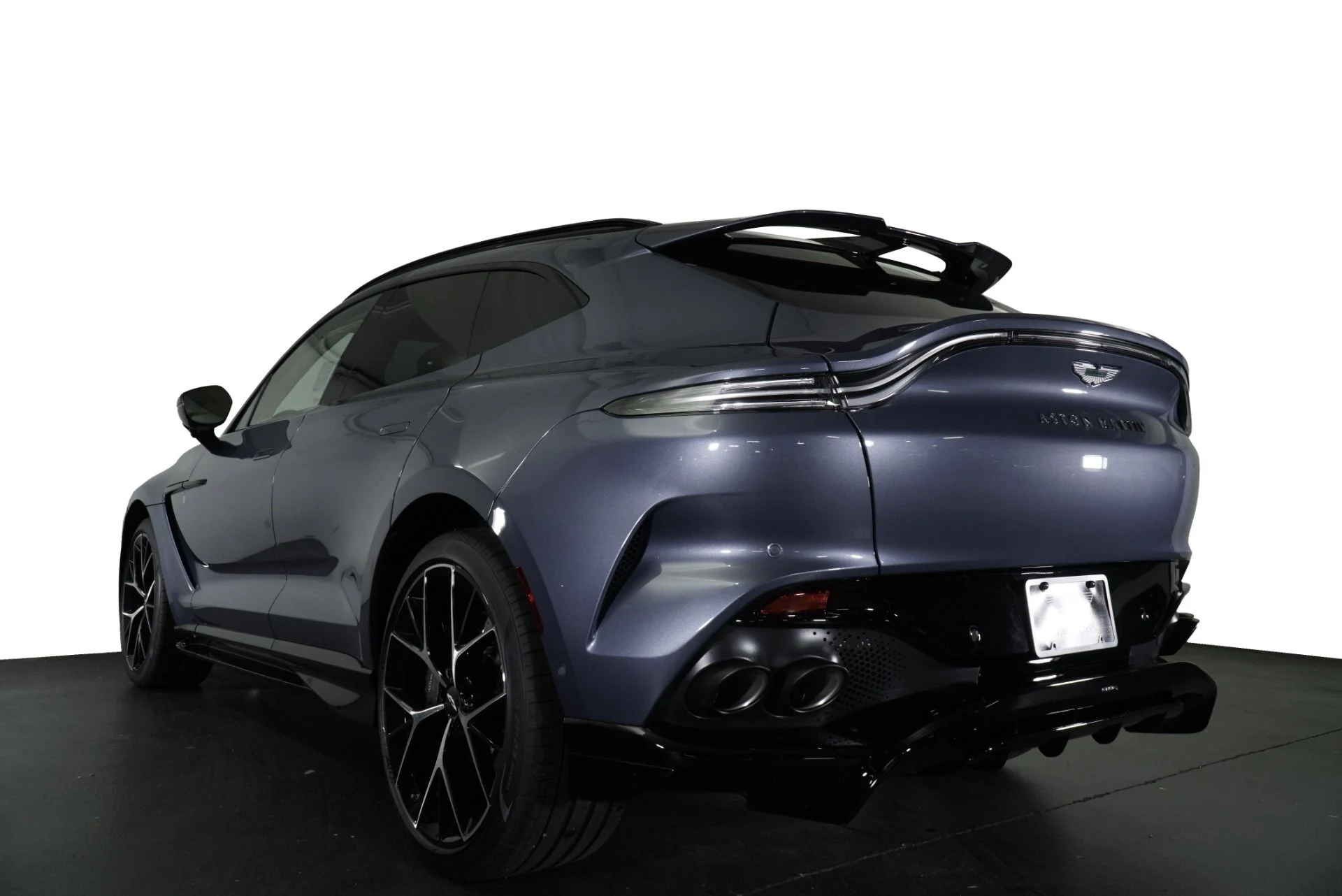 mph007_3332684098_New_2026_Aston_Martin_DBX_707_1765563110_87adb57067