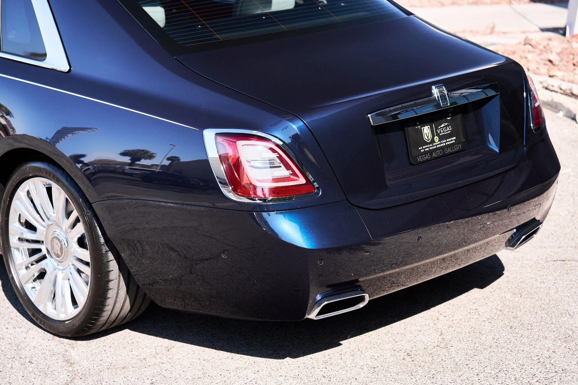 mph007_3343229316_Used_2023_Rolls_Royce_Ghost_1755200436_0e4cc569d3