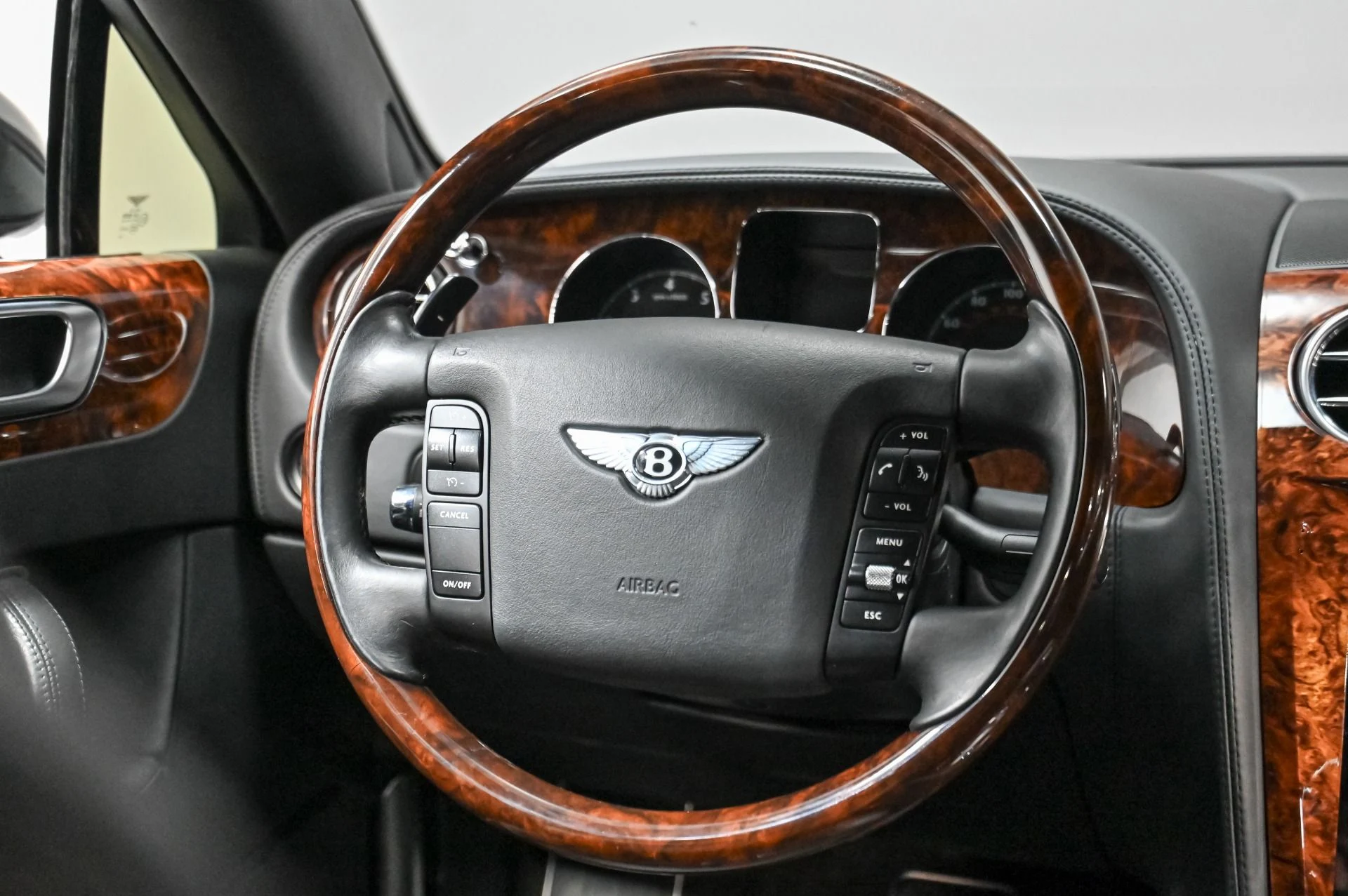 mph007_3346000191_Used_2006_Bentley_Continental_Flying_Spur_Base_1753818843_dcd417cdf4