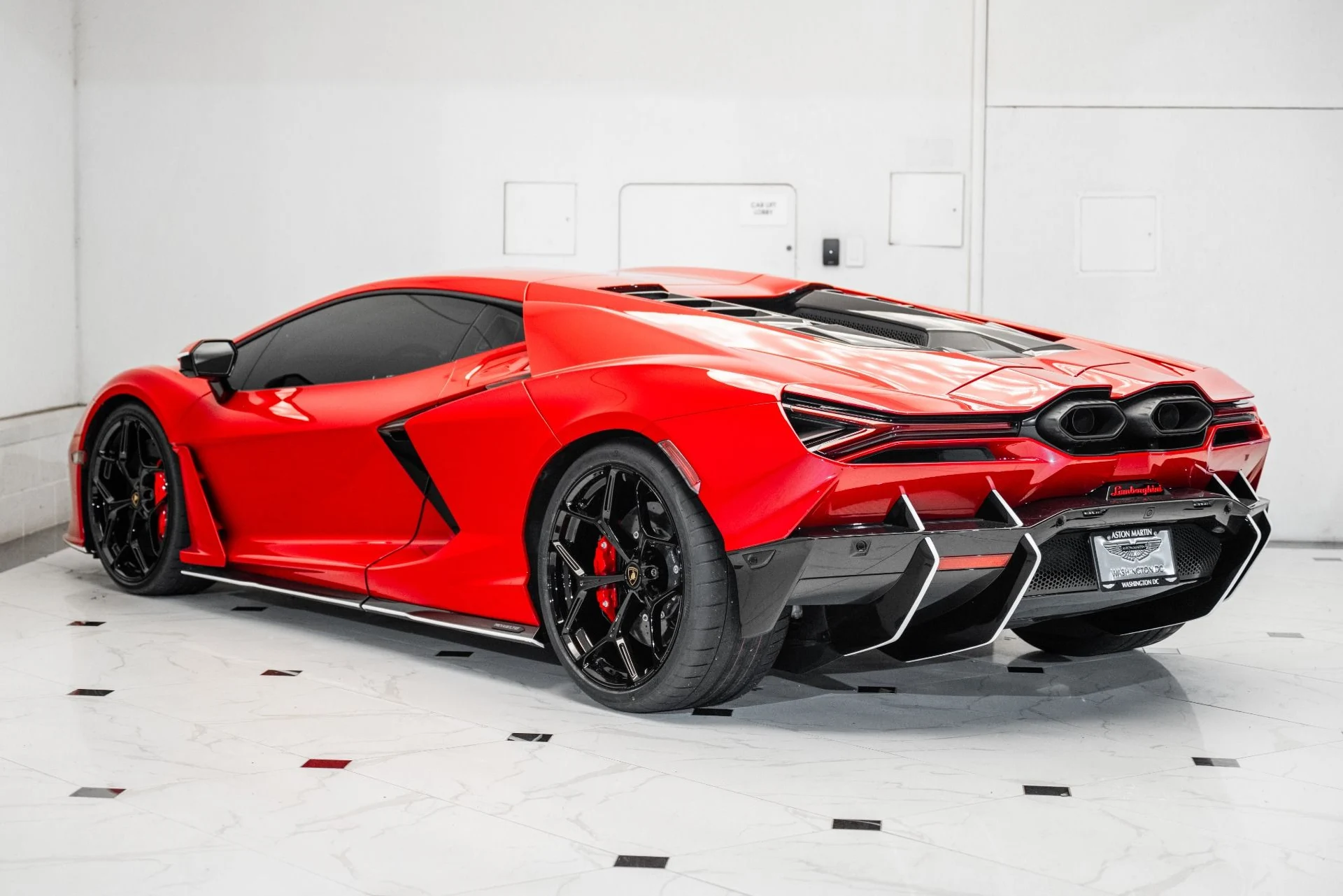 mph007_3372359115_Used_2024_Lamborghini_Revuelto_1755181683_da49ad0376