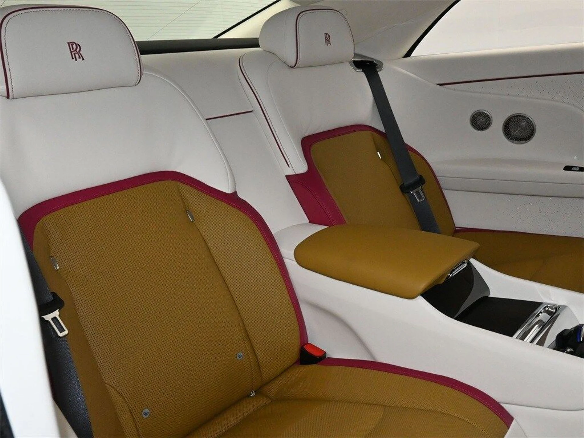 mph007_3376533593_1c1cb9f035c04c237f291f0f5bea46f0x_b3eb6bdd65