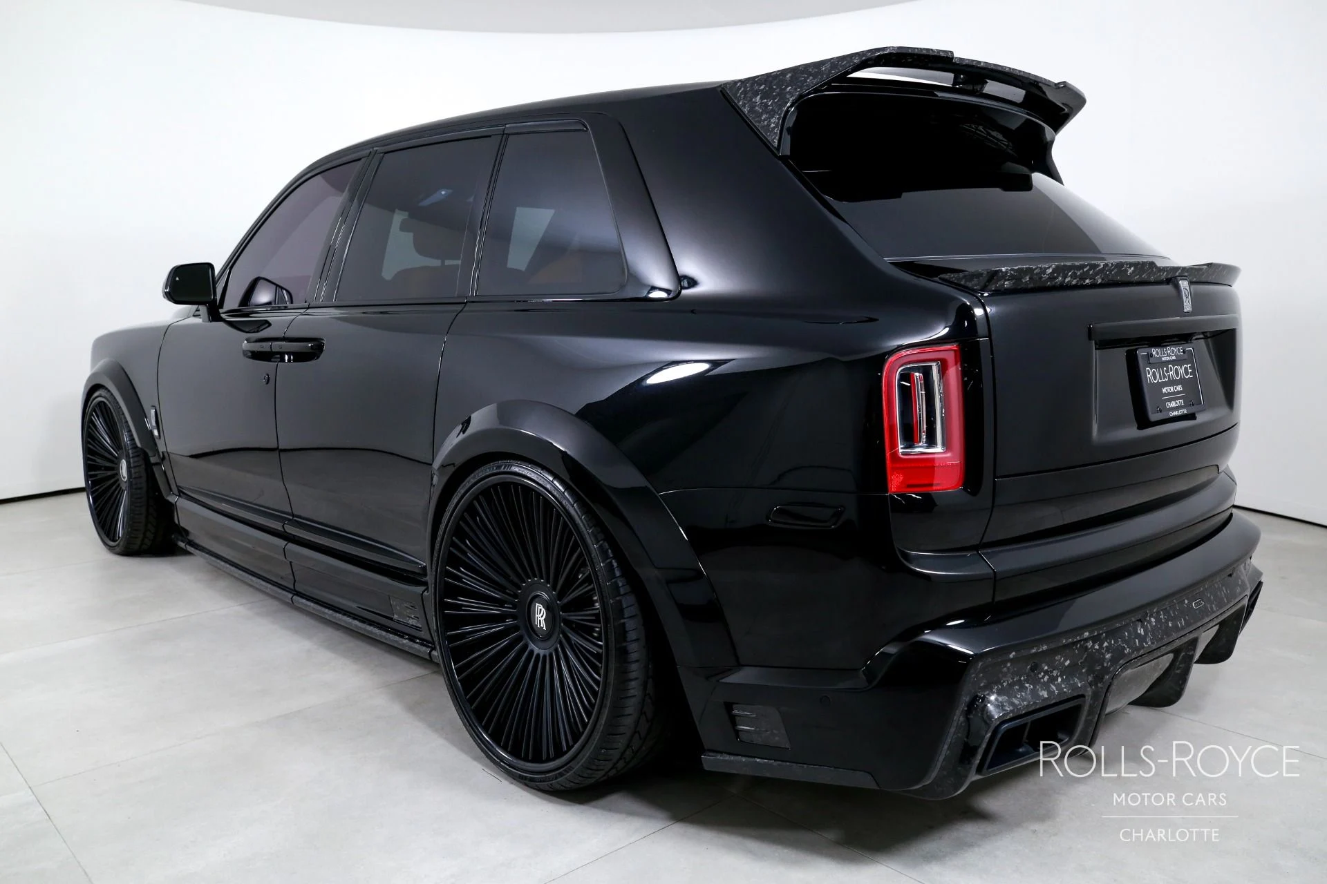 mph007_3379471025_Used_2024_Rolls_Royce_Cullinan_1764777967_efe6ee60fa