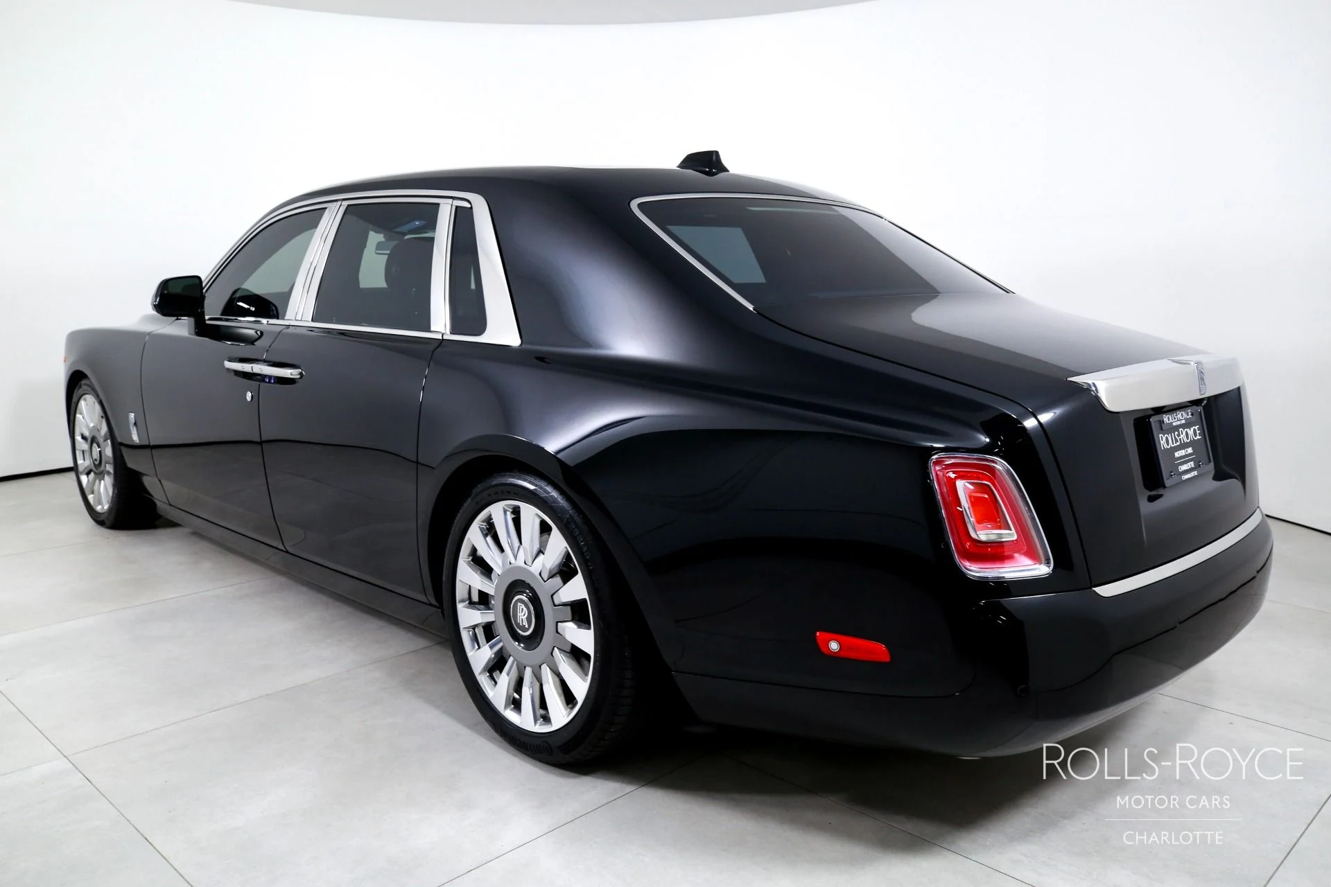 mph007_3381913167_Used_2020_Rolls_Royce_Phantom_1781192797_3b81d67a94