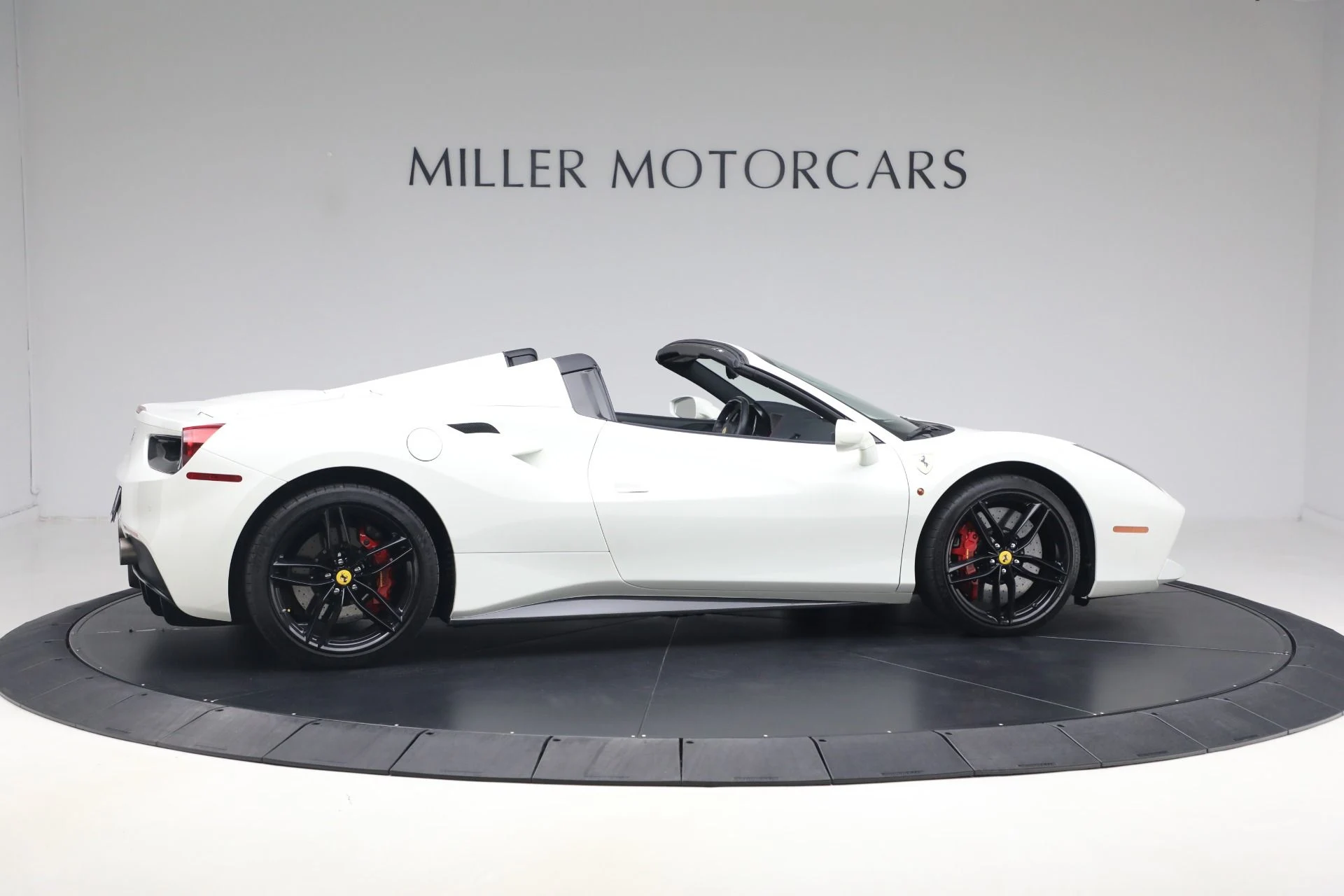 mph007_3385689036_Used_2016_Ferrari_488_Spider_1789756866_a356722aba