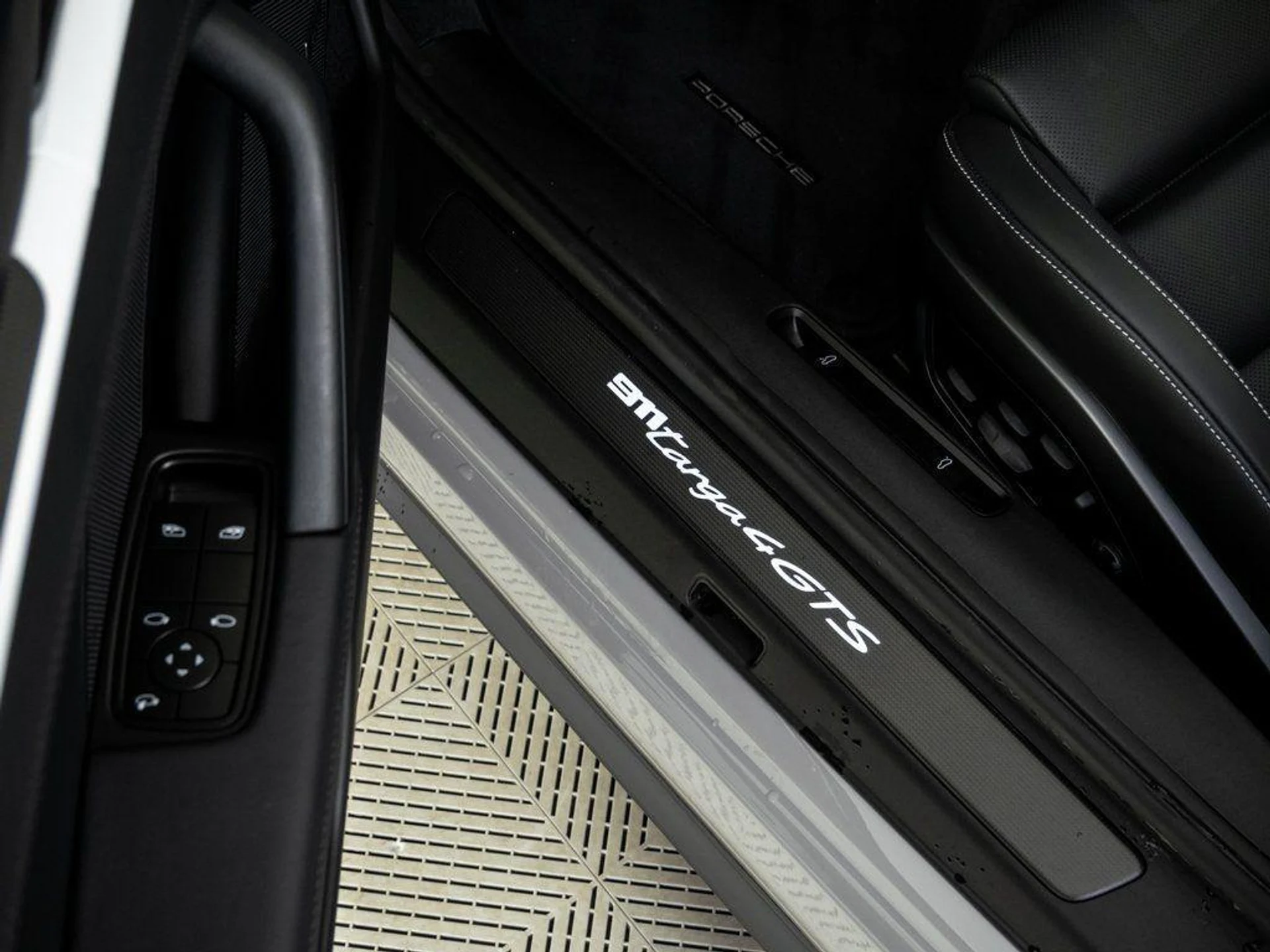 mph007_3388489757_m4_Hzo_B2shq_PAO_17_Oy0qp_BW_Mq_B_Fc_8d1ef8d529