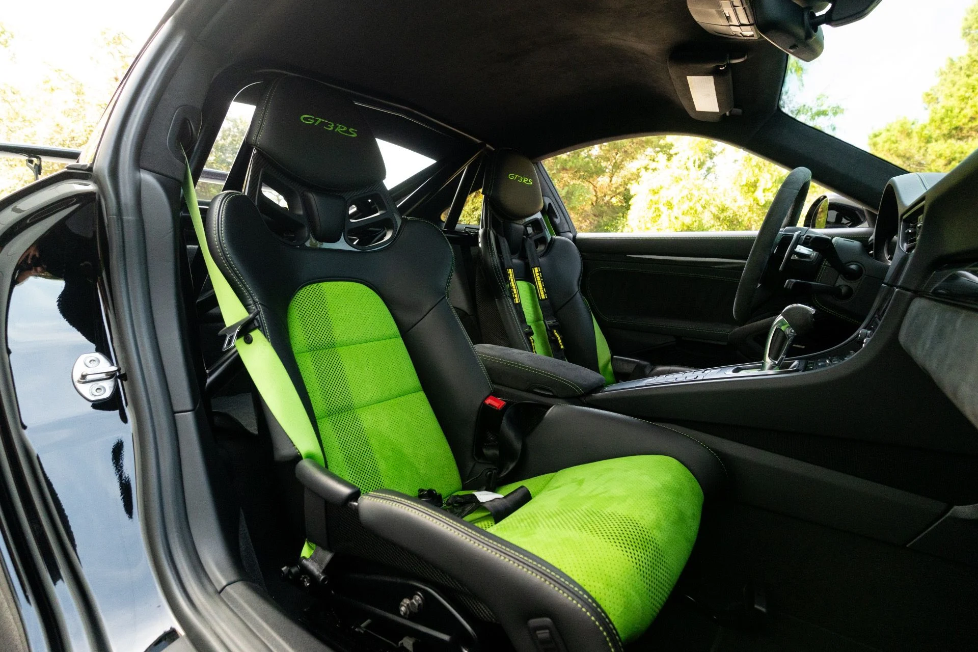 mph007_3391233280_Used_2019_Porsche_911_GT_3_RS_1765832694_b54ea26205