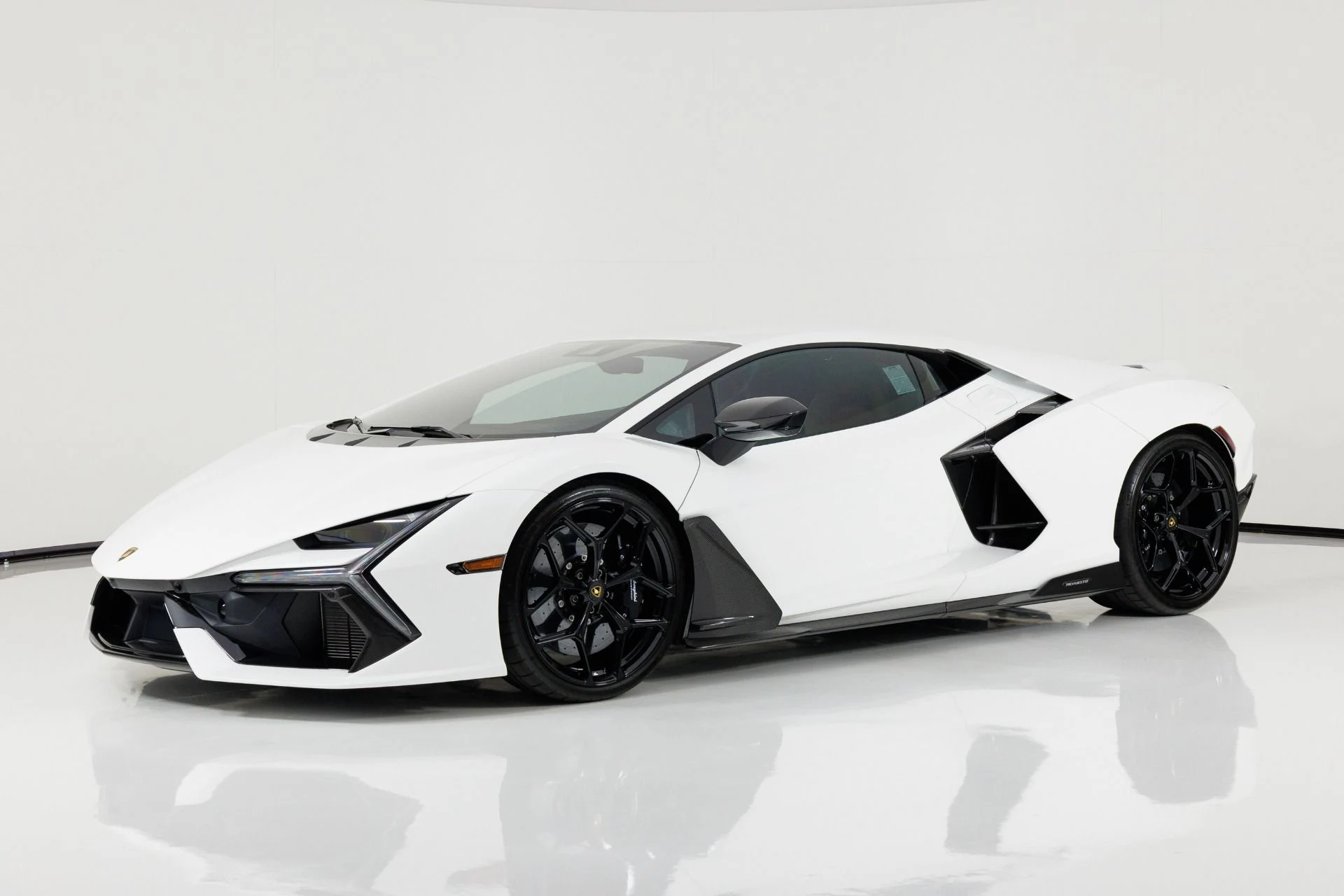 mph007_3394200571_Used_2024_Lamborghini_Revuelto_1786042559_99330175ee