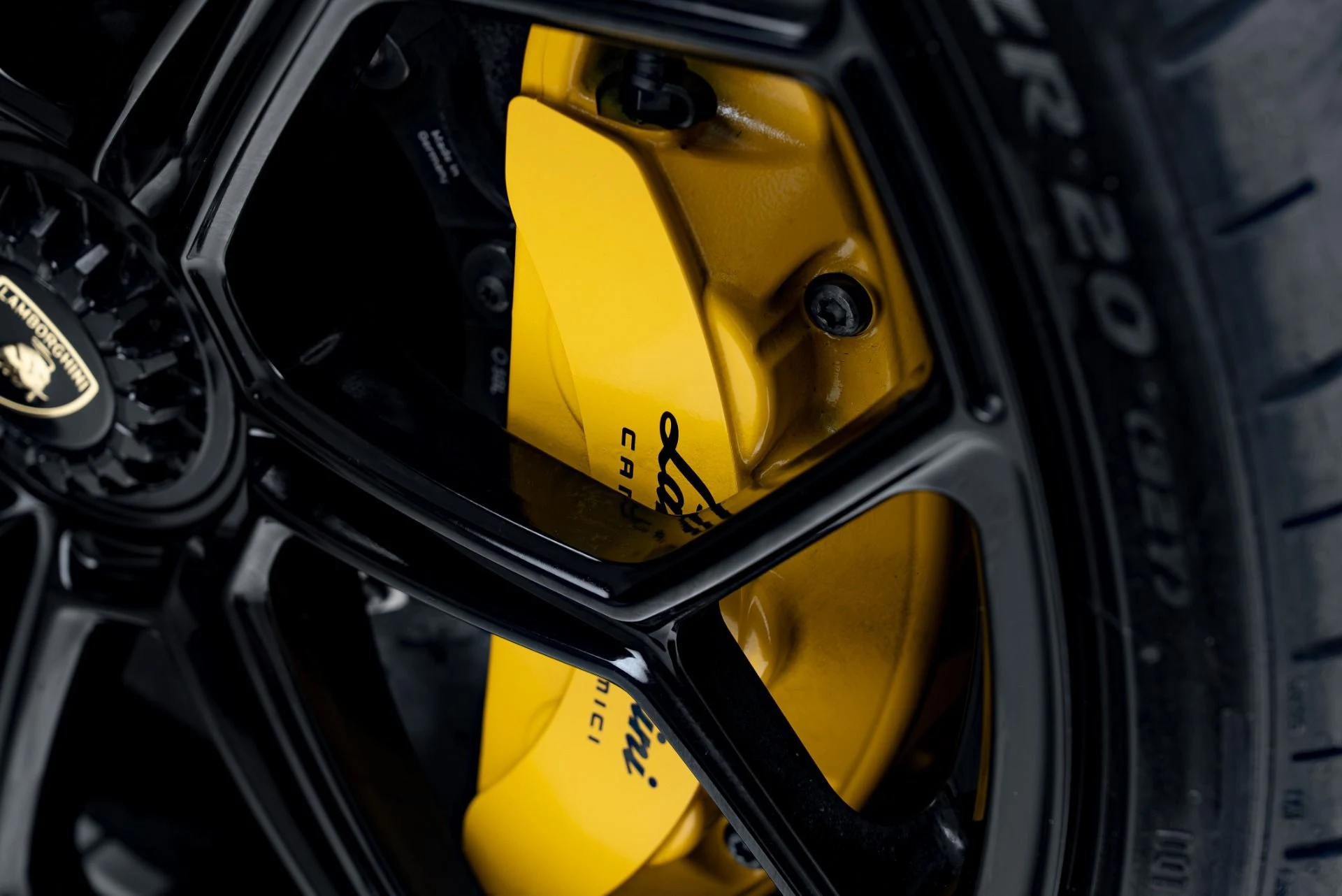 mph007_3403670759_Used_2021_Lamborghini_Aventador_LP_770_4_SVJ_1776372314_1a6b095584