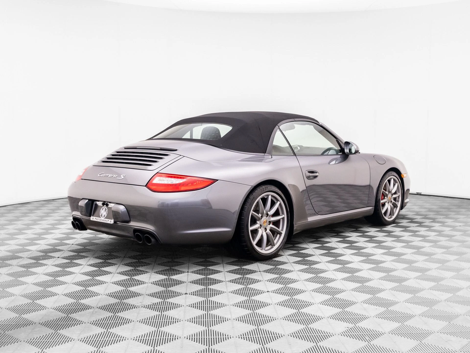 mph007_3419284706_15c318f1ca94c27245b7dff07d5648e8x_39e91d175c