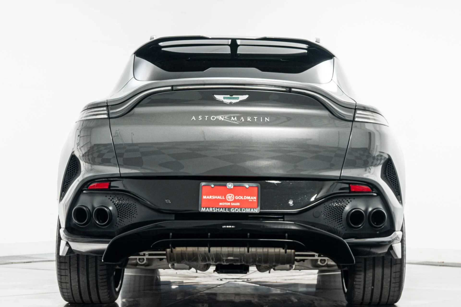 mph007_3421828421_Used_2025_Aston_Martin_DBX_707_1780350121_22c77e12bb