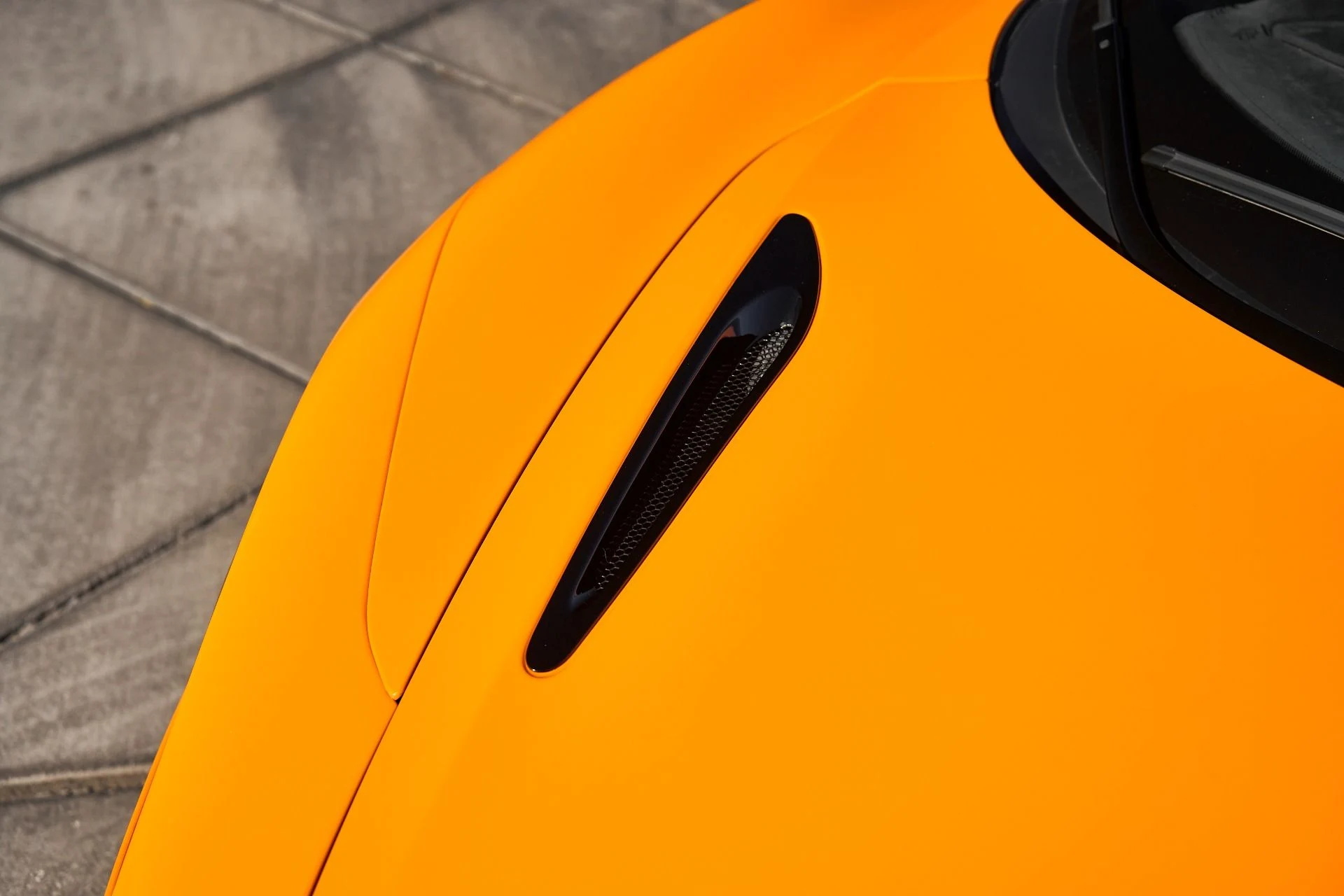 mph007_3422393583_Used_2024_Mc_Laren_750_S_Spider_1761608873_5112538bdc