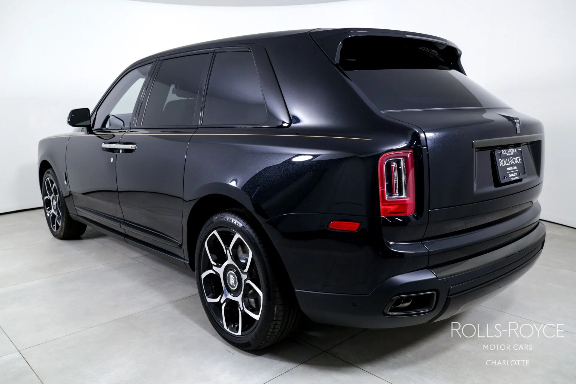 mph007_3433077206_Used_2024_Rolls_Royce_Black_Badge_Cullinan_1746544897_87d0e692a3