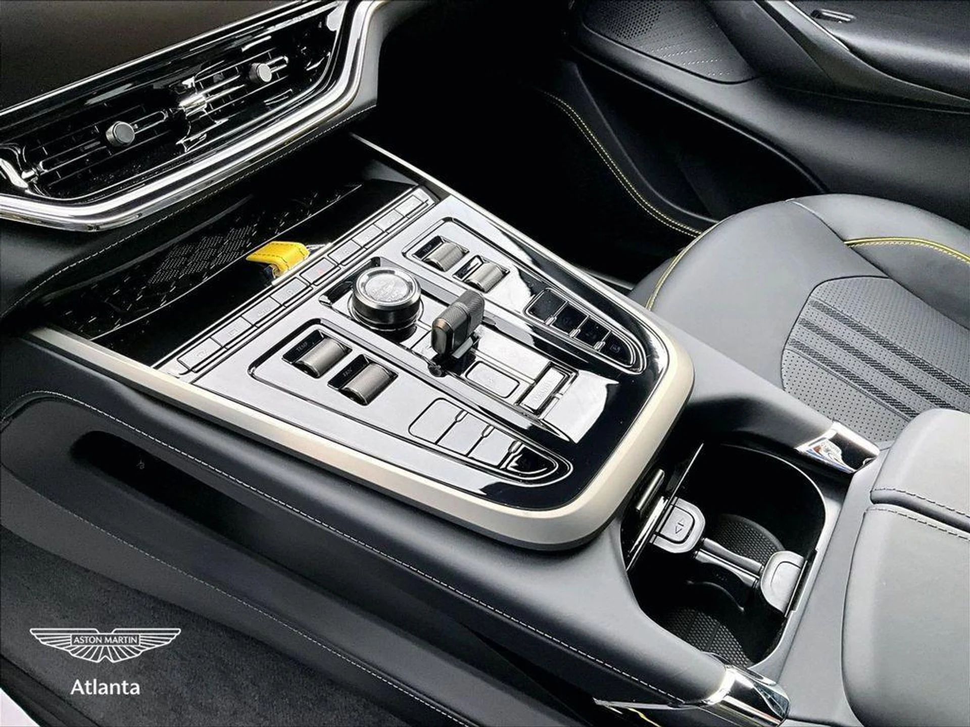 mph007_3439828896_7_P7_Wmb_Yzk6_OT_rm_SJ_9srmsuxs_d14d17f530