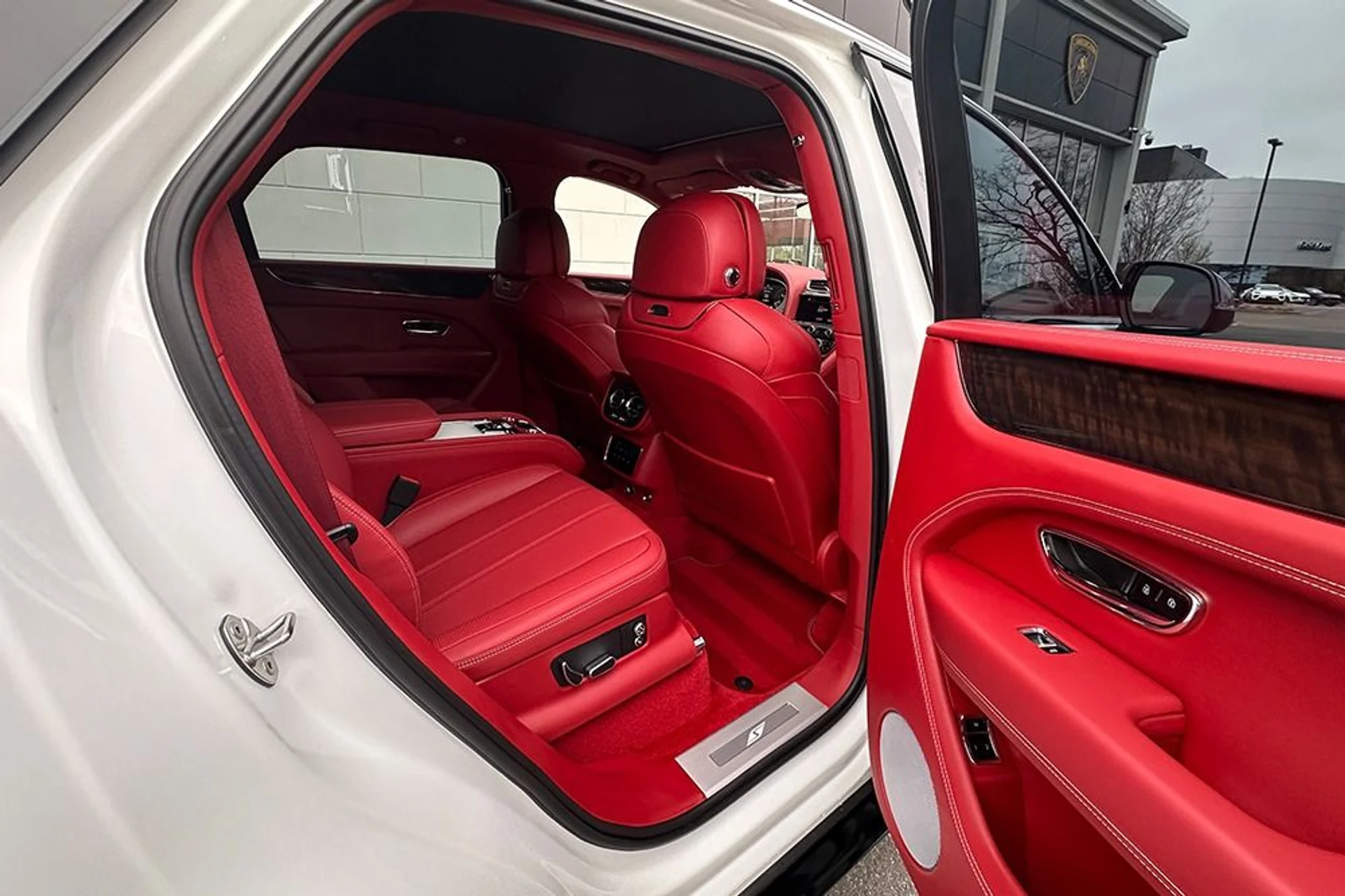 mph007_34412917_Used_2022_Bentley_Bentayga_S_V8_1775750375_8448cb8109