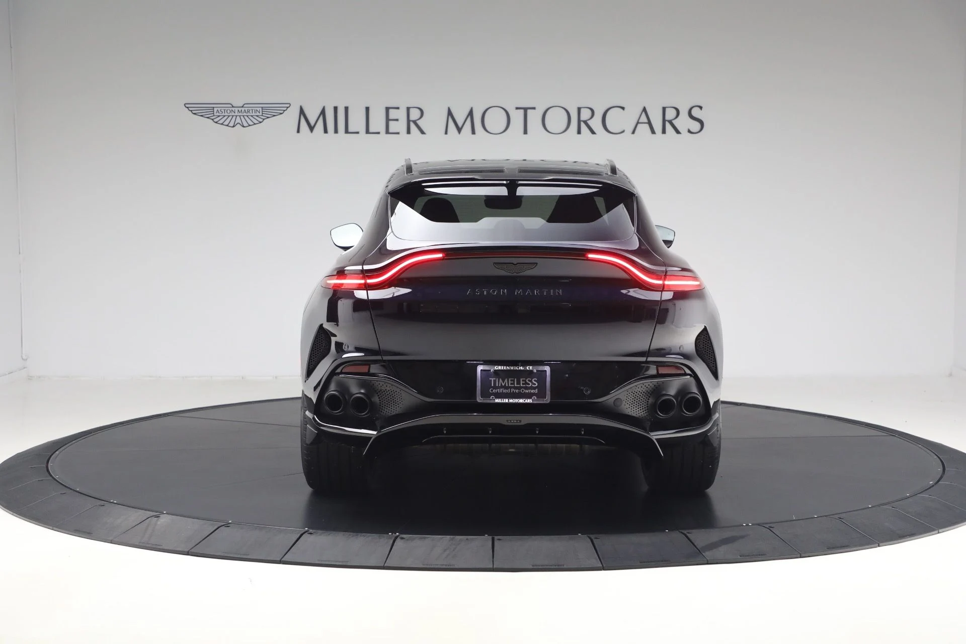 mph007_3443937761_Used_2025_Aston_Martin_DBX_707_1790965010_662f2c14d3
