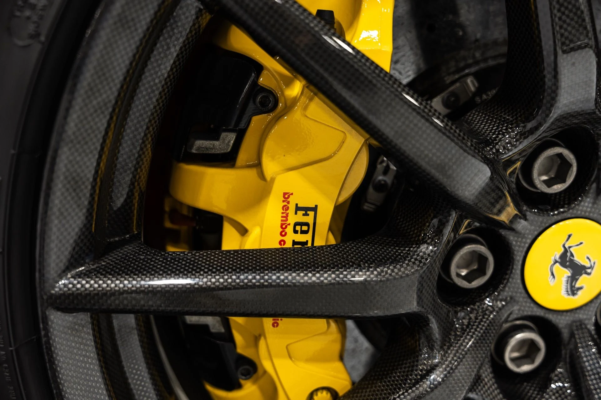 mph007_3449237846_Used_2020_Ferrari_488_Pista_1758067103_8cc7009ff7