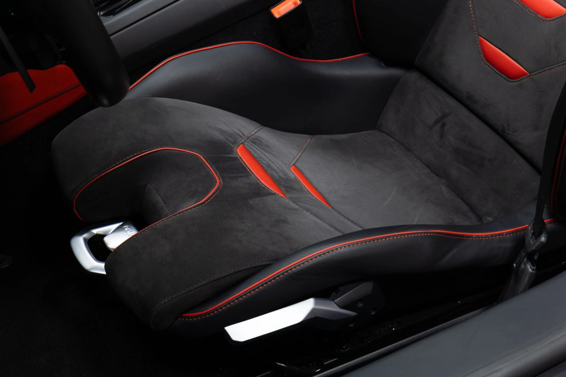 mph007_3451784922_Used_2021_Lamborghini_Huracan_EVO_1773475781_a5a73a3498