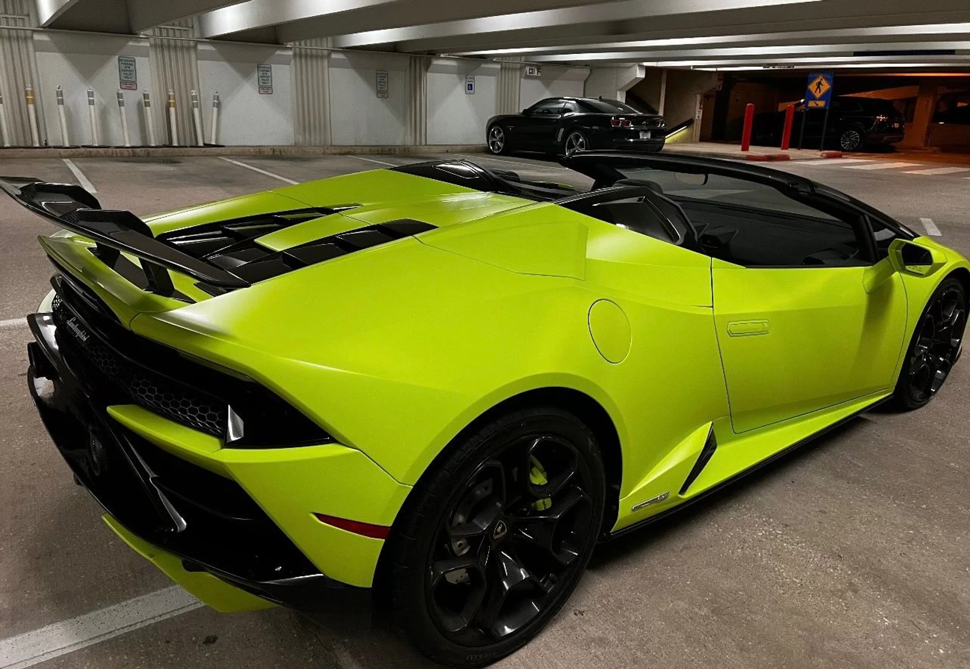 mph007_3454321478_Used_2021_Lamborghini_Huracan_EVO_Spyder_1748707093_d970573df5
