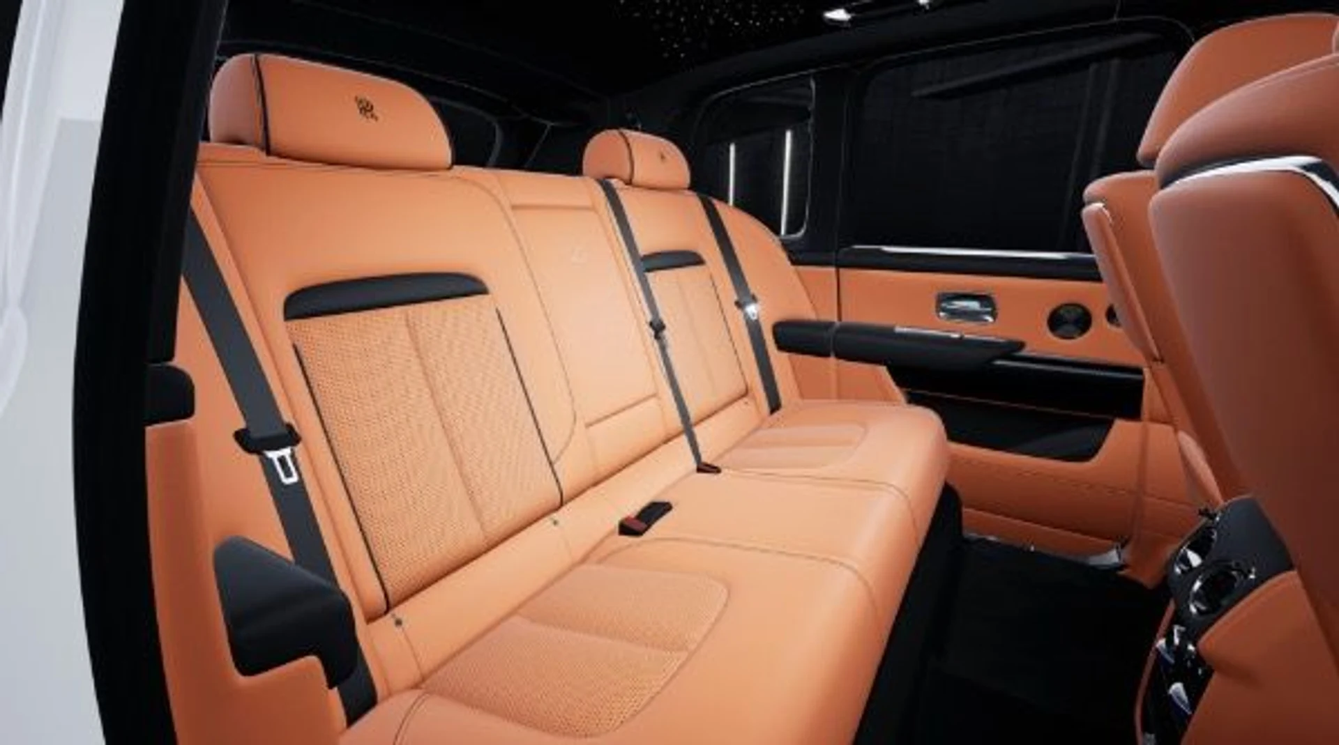 mph007_3467949378_New_2026_Rolls_Royce_Black_Badge_Cullinan_f492affd0b