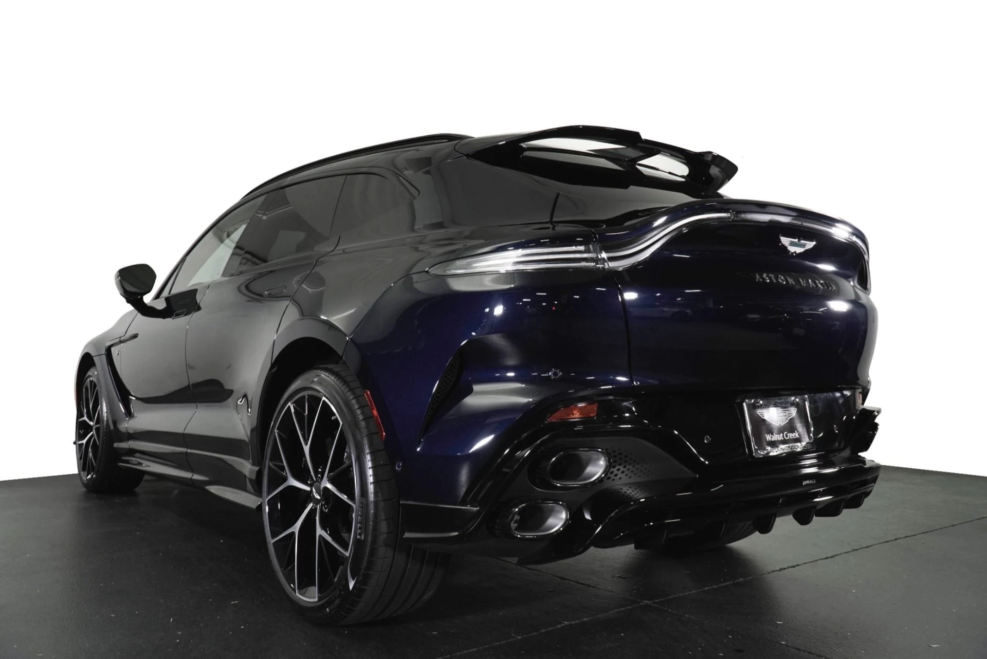 mph007_3481588151_New_2026_Aston_Martin_DBX_S_1791412081_b7069fd76c